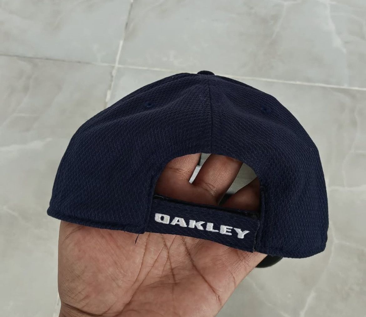 Oakley 2000s Oakley Software Iconic Logo Mesh Velcro Cap Hat Size ONE SIZE - 5 Thumbnail