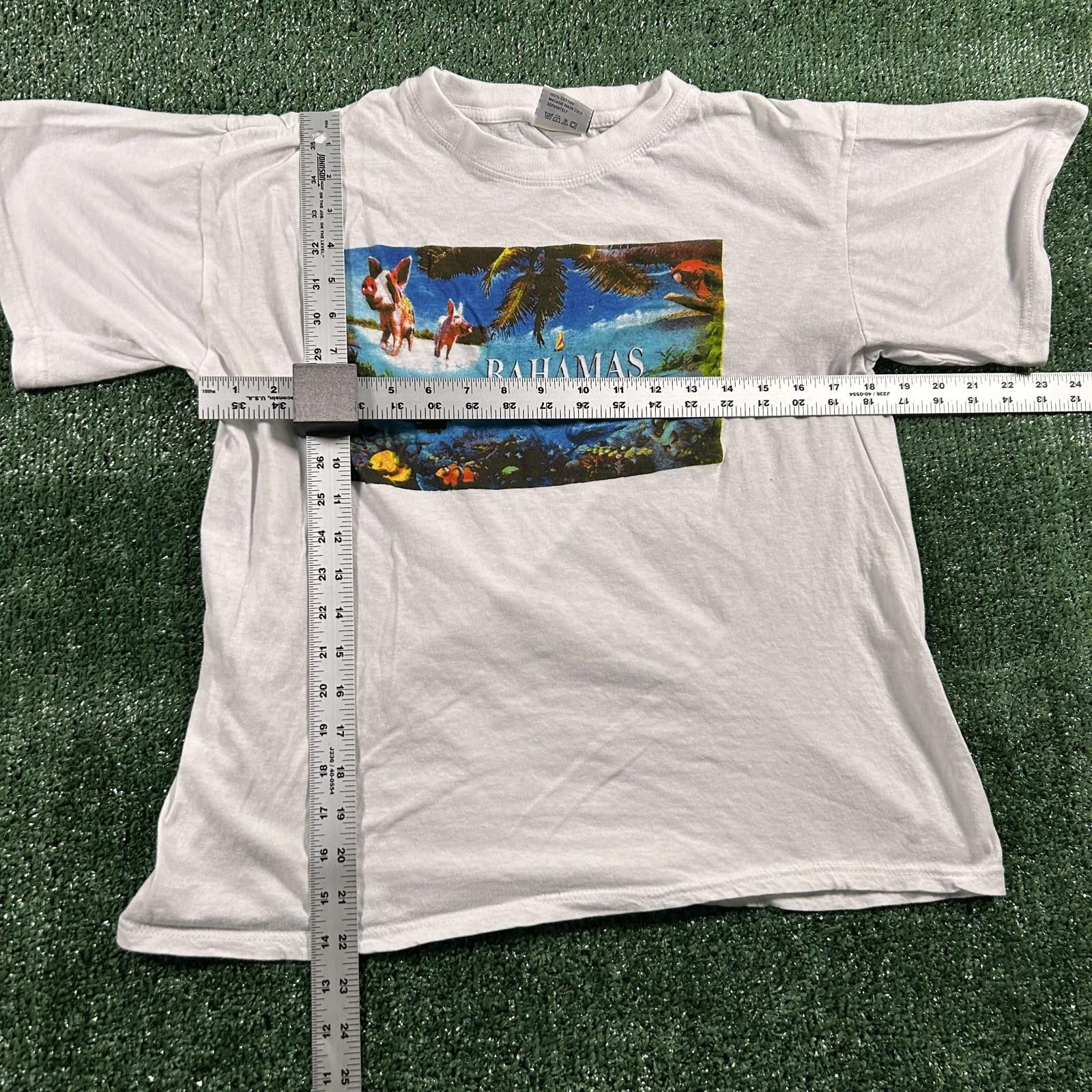 Other Island Dreams Bahamas Graphic T-Shirt. Boxy fit size XL Size US XL / EU 56 / 4 - 2 Thumbnail