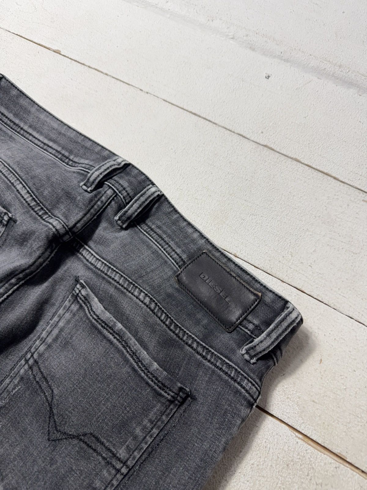 Diesel Luxury 00s Diesel Sleenker Grey Wash Skinny Jeans Knee Rip Size US 33 - 21 Thumbnail
