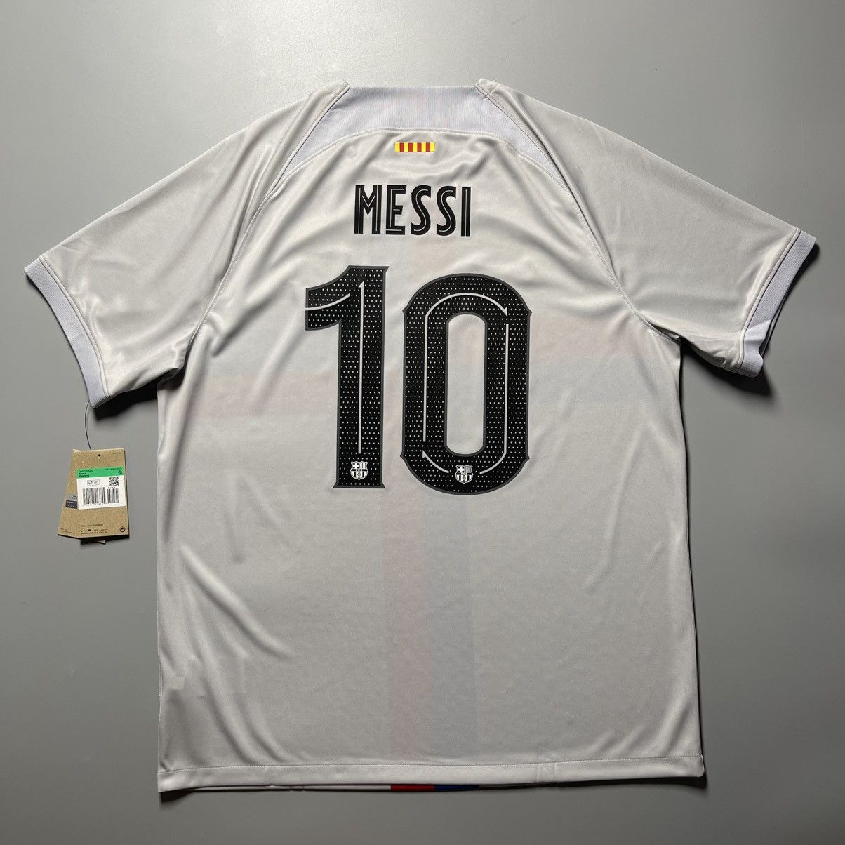Nike × Vintage BARCELONA NIKE 2022/2023 FOOTBALL THIRD JERSEY #10 MESSI Size US XL / EU 56 / 4 - 1 Thumbnail