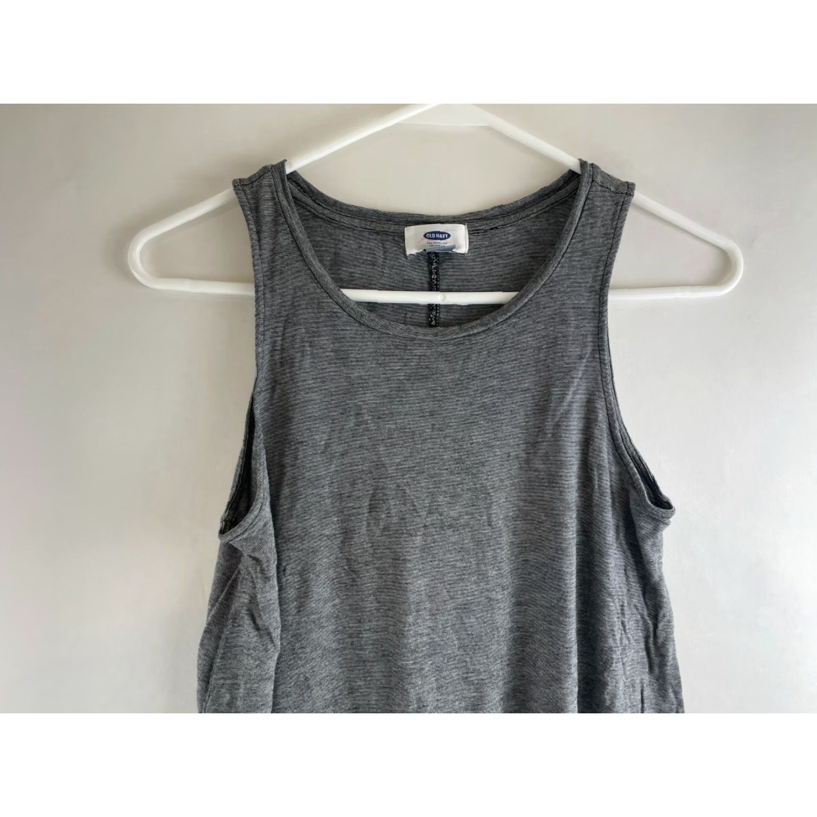 Old Navy Old Navy Tank Top Women's Size Small Gray Sleeveless Round Neck Micro Ribbed Size S / US 4 / IT 40 - 3 Thumbnail
