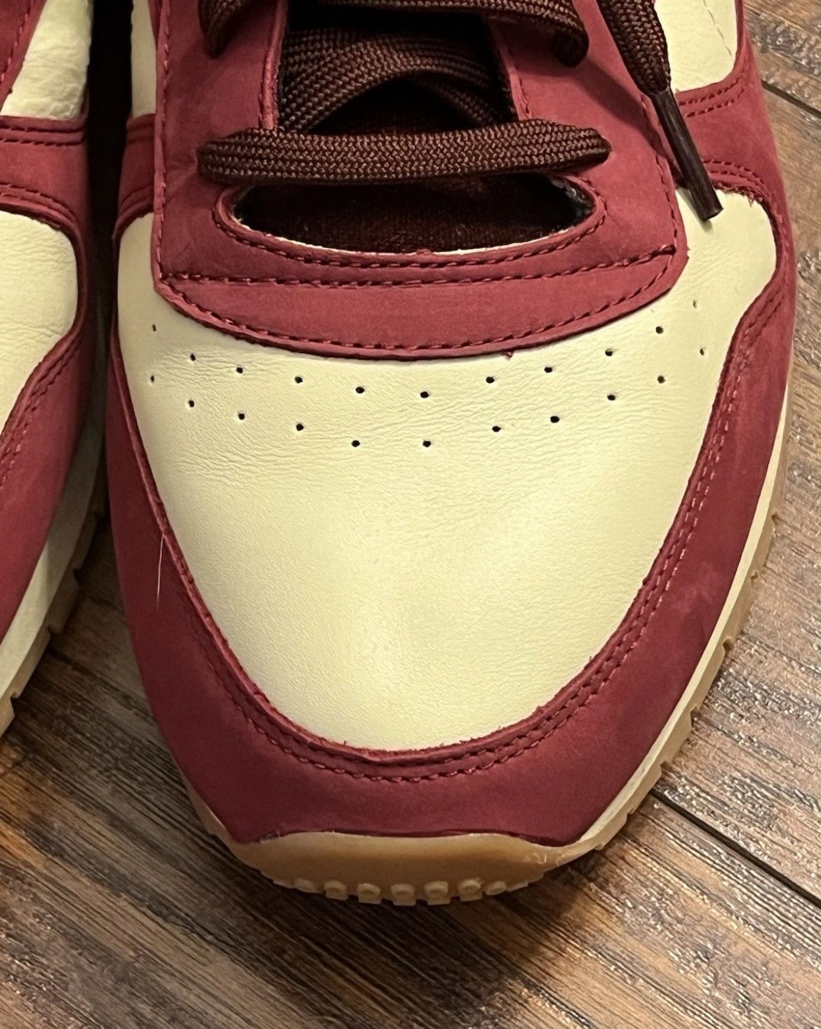 Reebok Size 13 - Reebok Classic Leather Valentine's Day Size US 13 / EU 46 - 6 Thumbnail