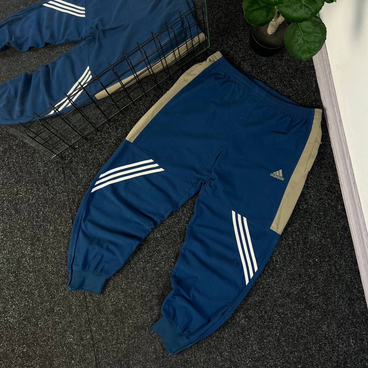 Adidas × Streetwear × Vintage 90s Fleece Baggy Sweatpants