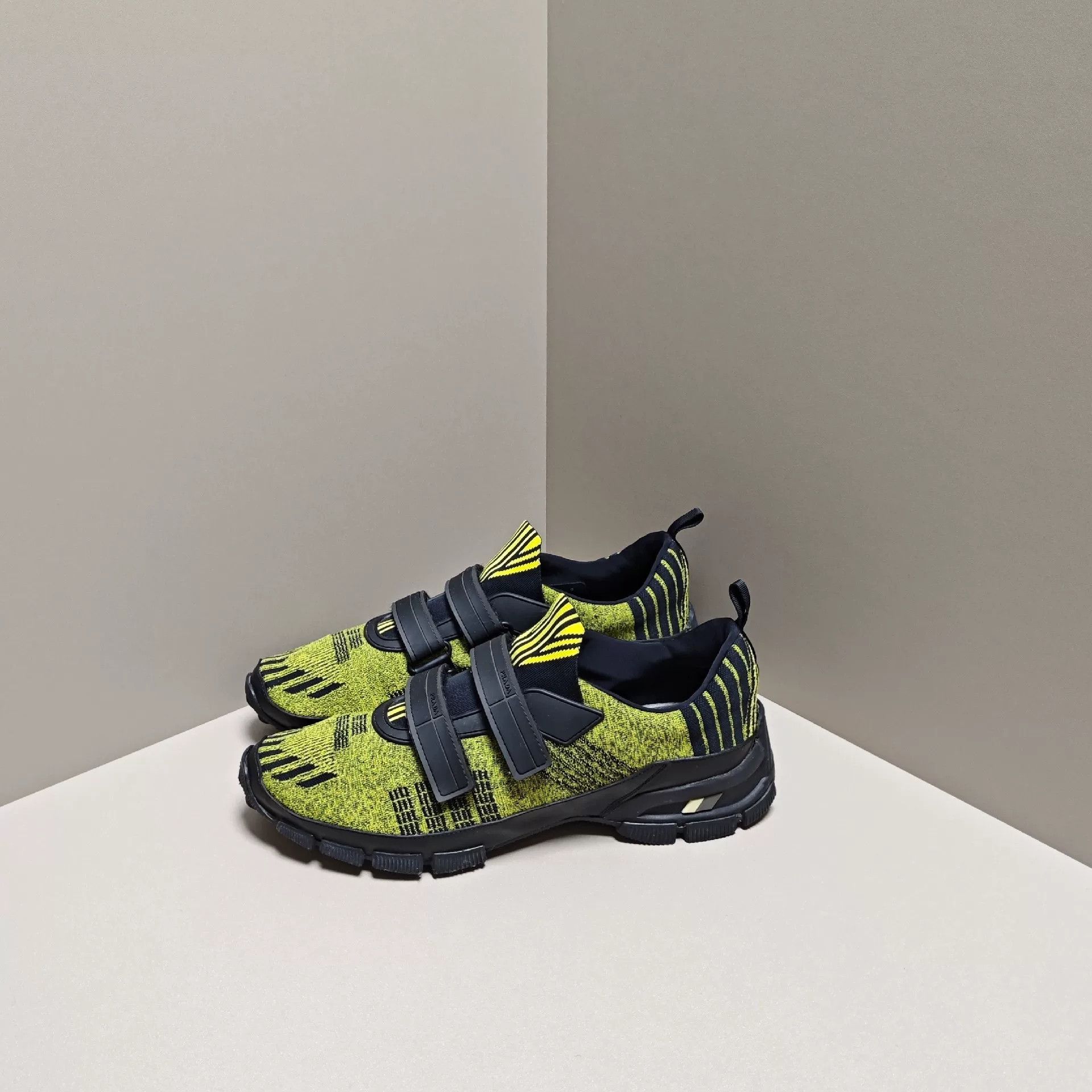 Prada Prada Casual Lowtop Sneakers 10 Men Size US 10 / EU 43 - 1 Thumbnail