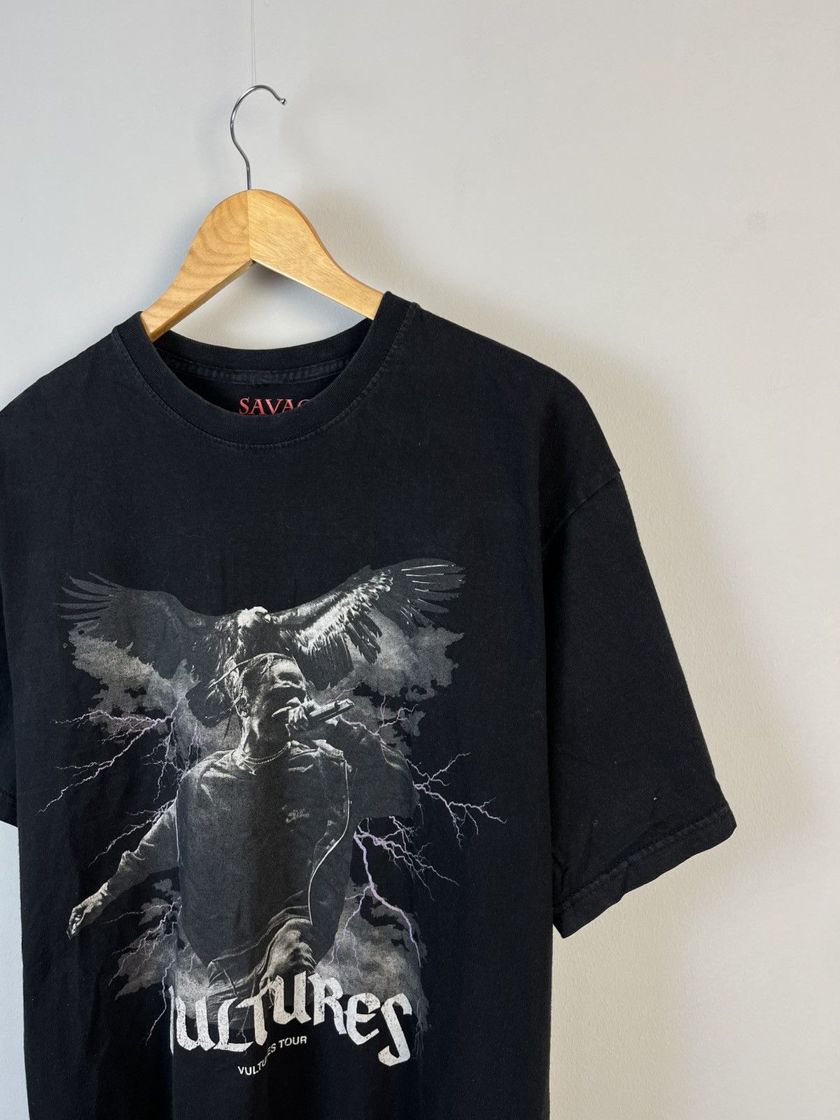 Band Tees Vultures Tour Savage Streetwear Y2K Band Tee Shirt Size US L / EU 52-54 / 3 - 3 Thumbnail