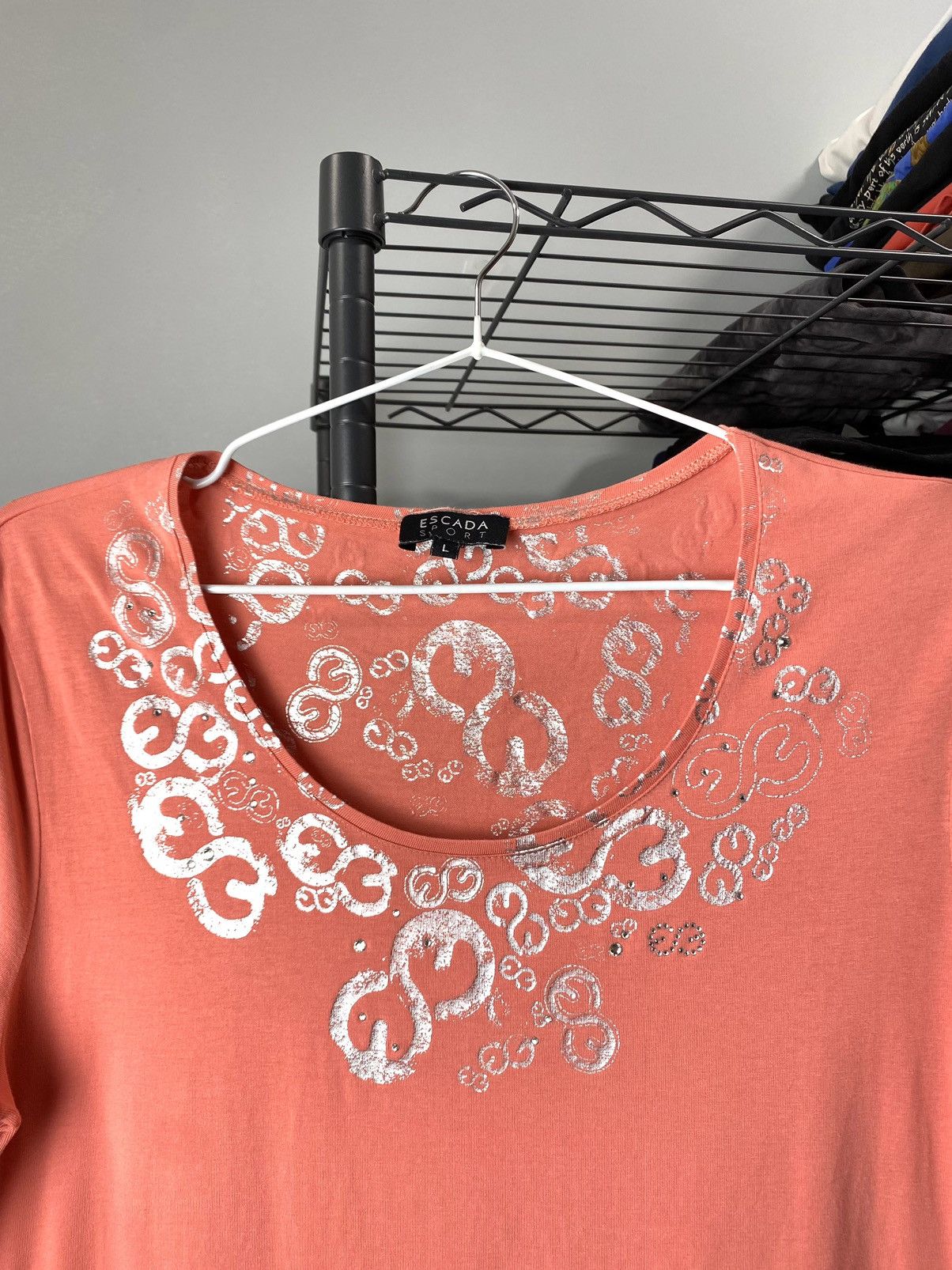Escada Luxury Escada Silver Print T Shirt Hype Size L / US 10 / IT 46 - 2 Thumbnail