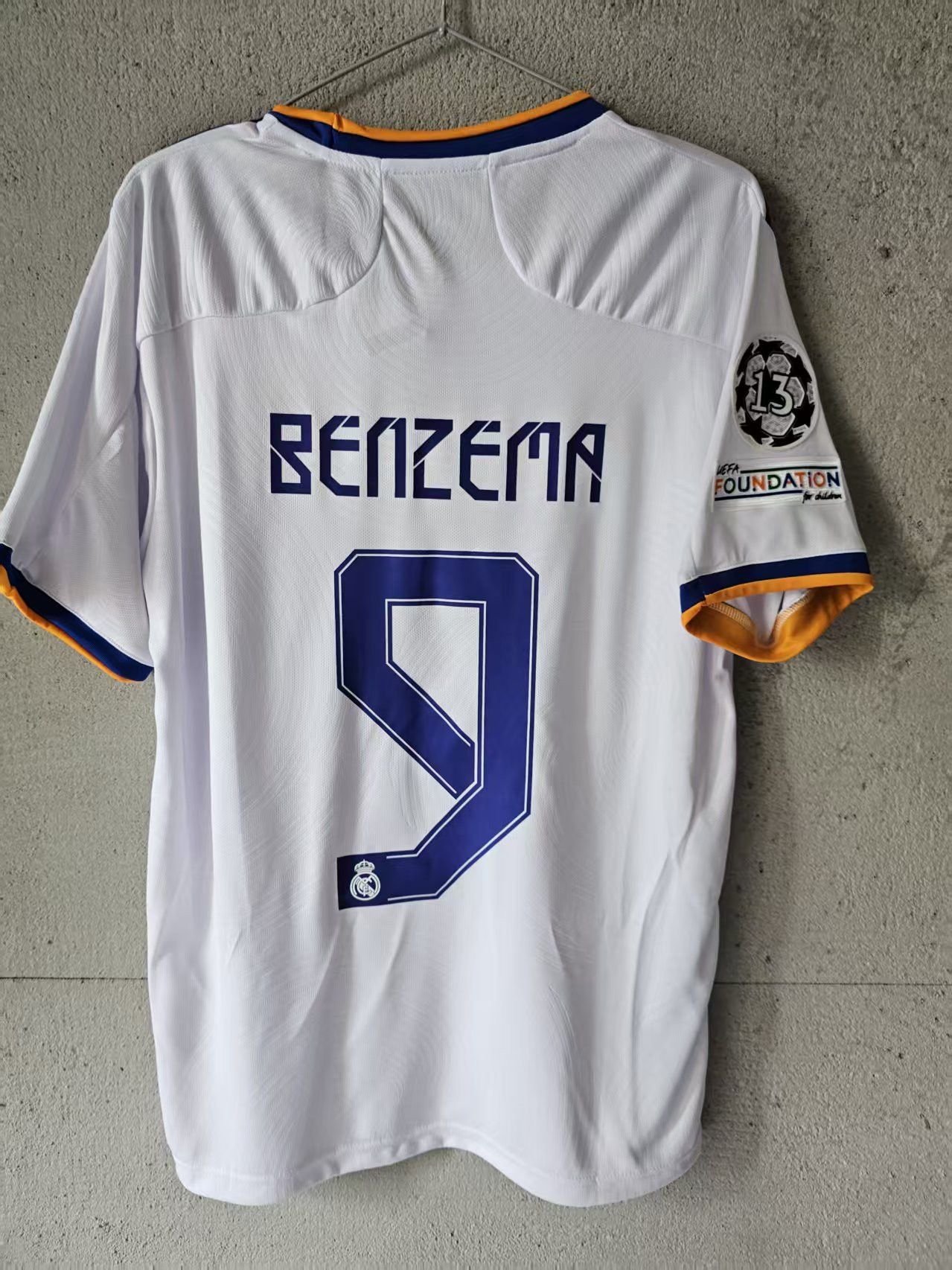 Other 2022 Real Madrid #9 Karim Benzema Jersey Home Size US XL / EU 56 / 4 - 1 Thumbnail