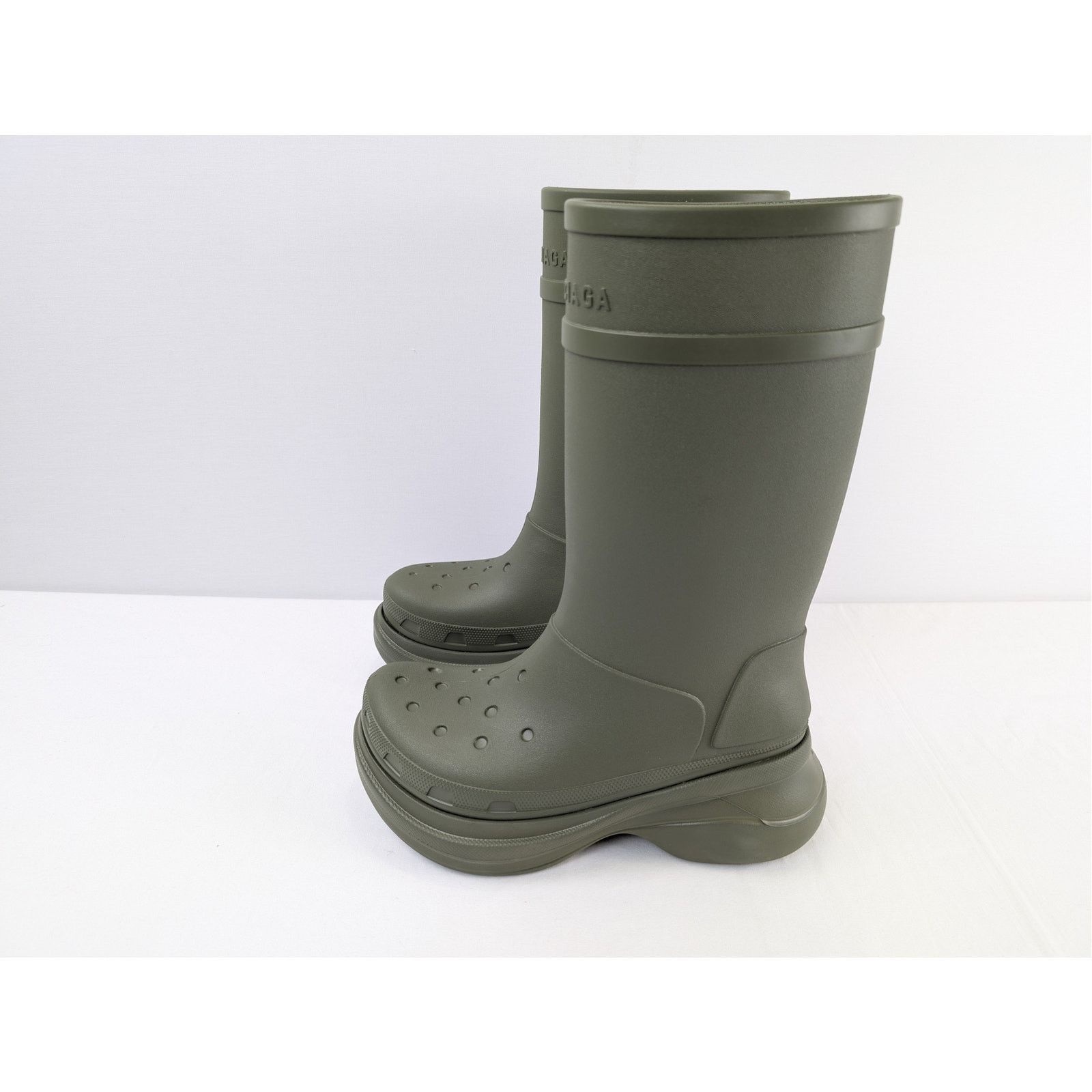 Balenciaga o1rshd1 Rubber Crocs Boot in Army Green Size US 12 / EU 45 - 9 Thumbnail