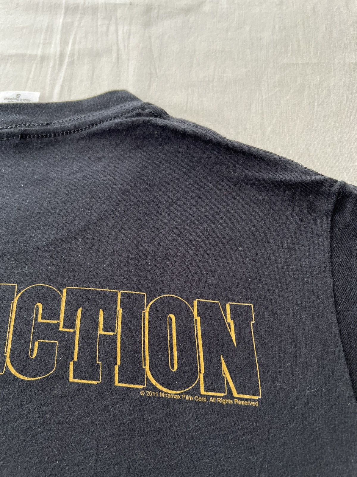 Vintage Vintage 2011 Pulp Fiction Bad Mother Fucker Movie T-shirt Size US S / EU 44-46 / 1 - 12 Thumbnail
