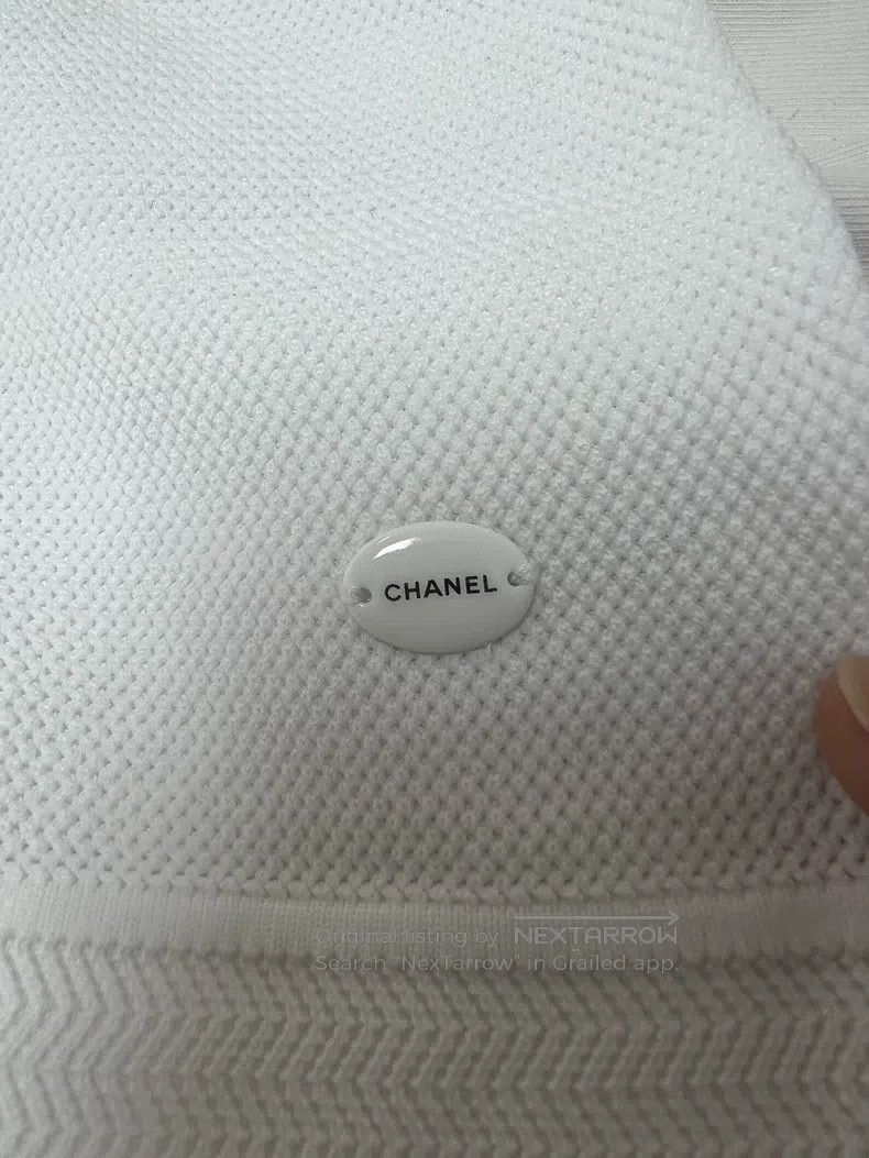 Chanel Chanel White simple classic sleeveless Size XS / US 0-2 / IT 36-38 - 3 Thumbnail