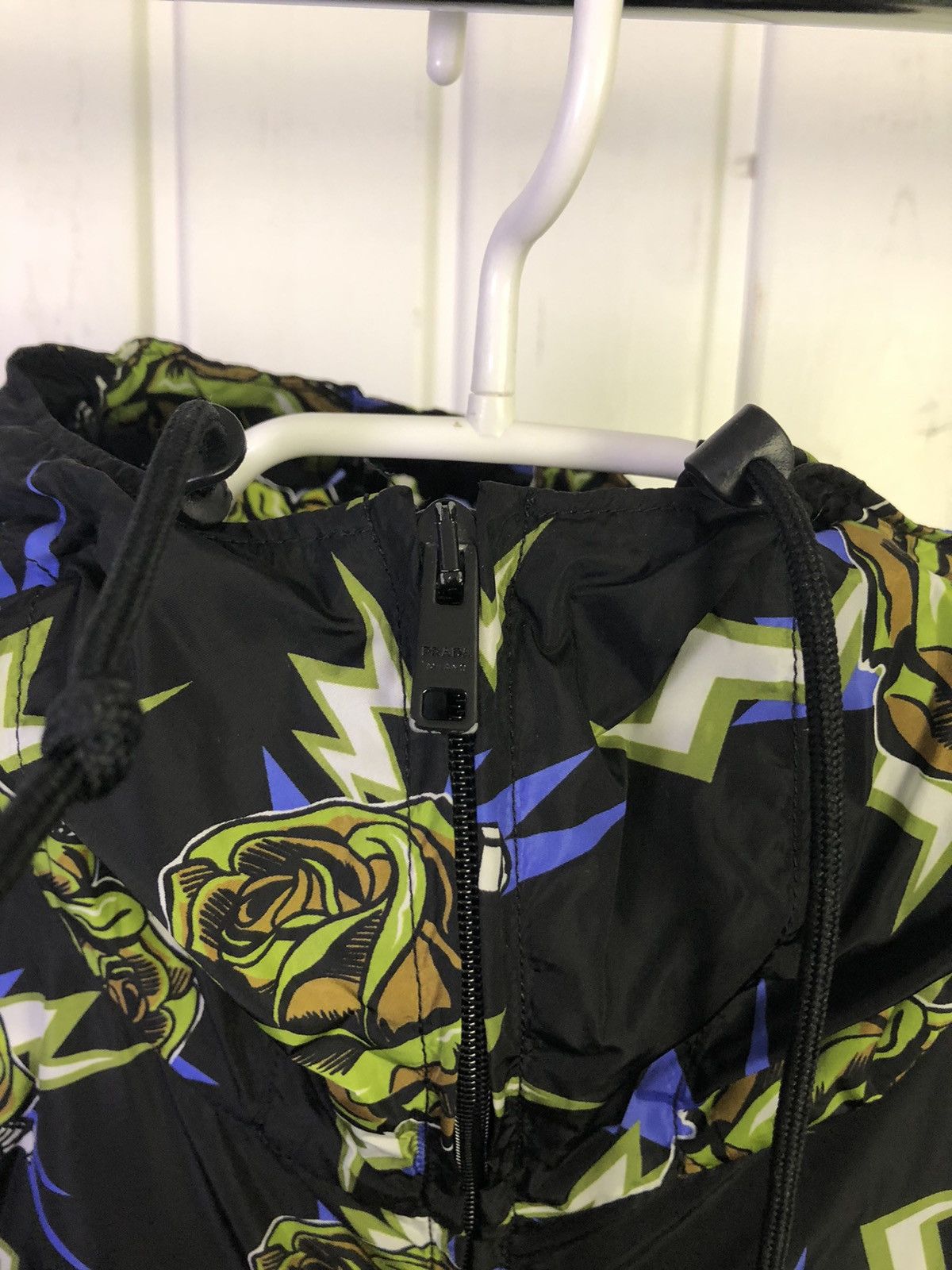 Prada Ss19 Prada rose Lightning Bolt hooded Nylon Windbreaker Size US S / EU 44-46 / 1 - 4 Thumbnail