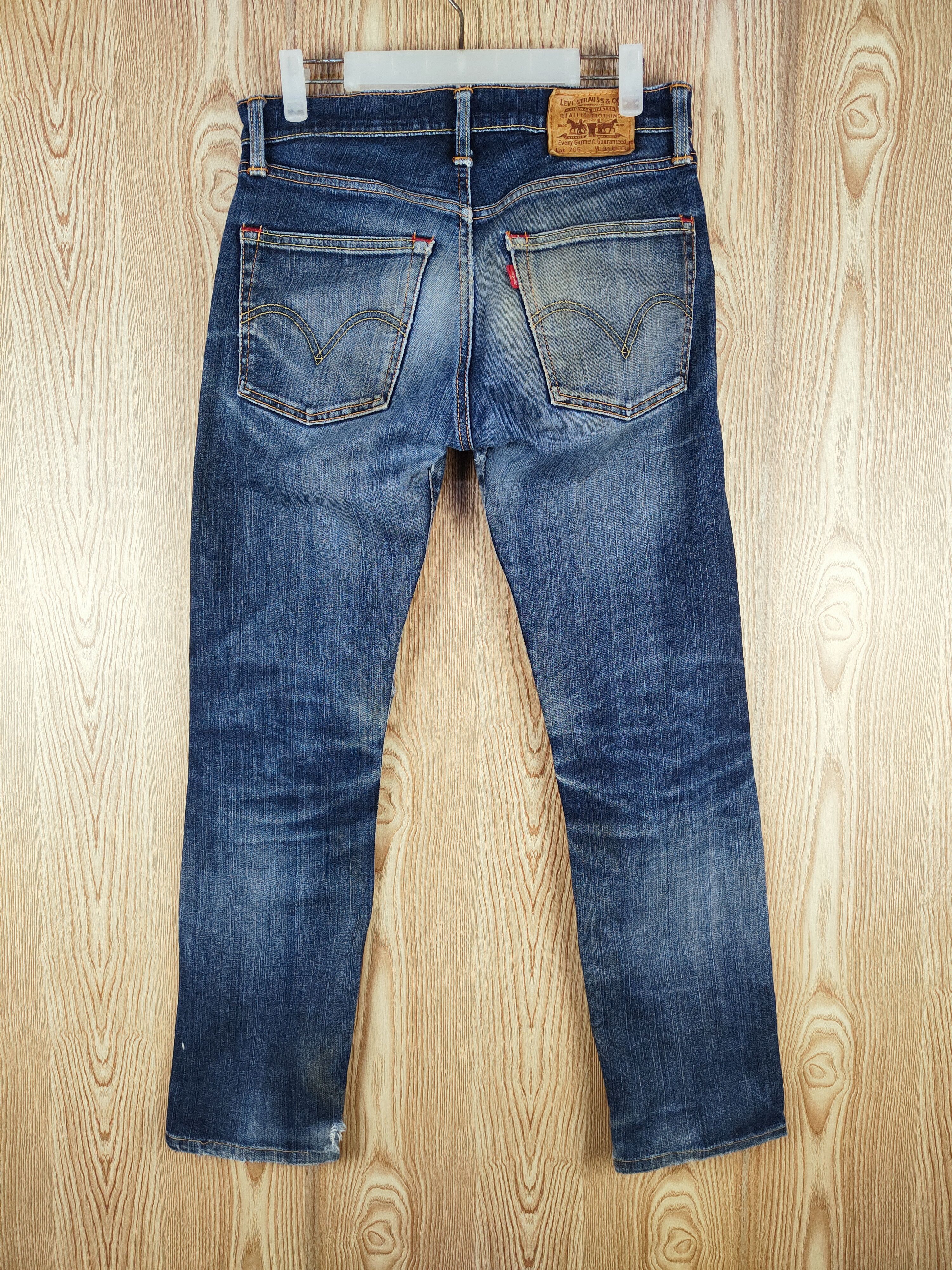 Levi's 705 Levi's Dark Blue Distressed Ripped Jeans #S2709 Size US 31 - 8 Thumbnail