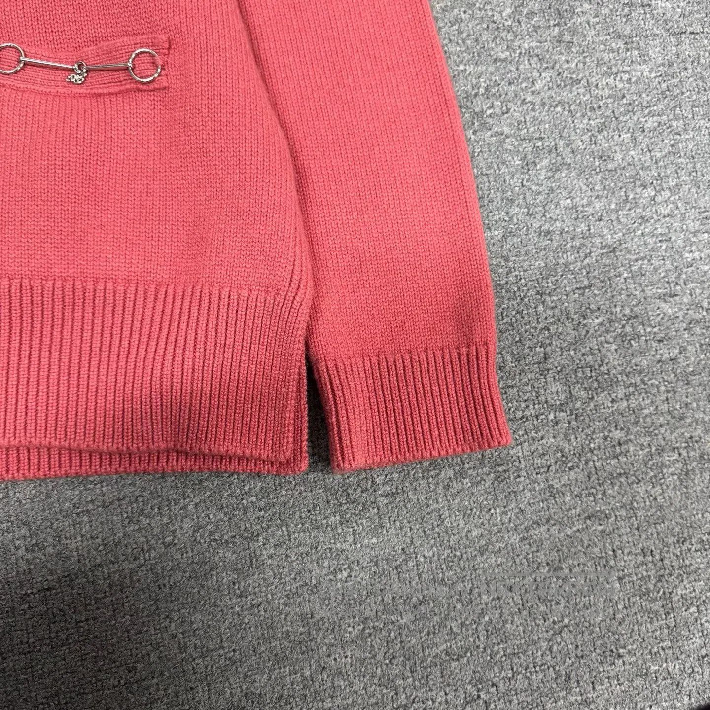 Hermes Hermes Horsebit buckle cashmere V-neck sweater| Size M / US 6-8 / IT 42-44 - 4 Thumbnail
