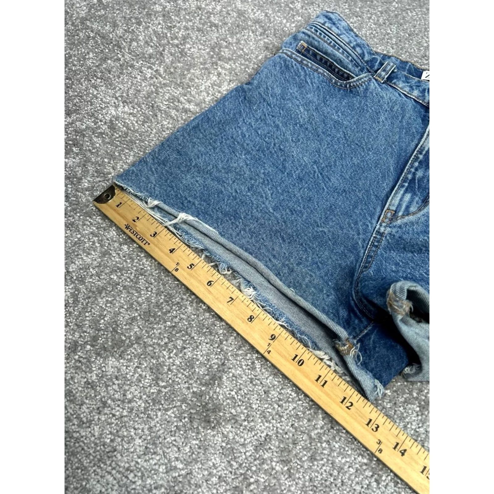 Zara Zara Shorts Women's 6 Light Medium Wash Denim Cut Offs Size 28" / US 6 / IT 42 - 3 Thumbnail