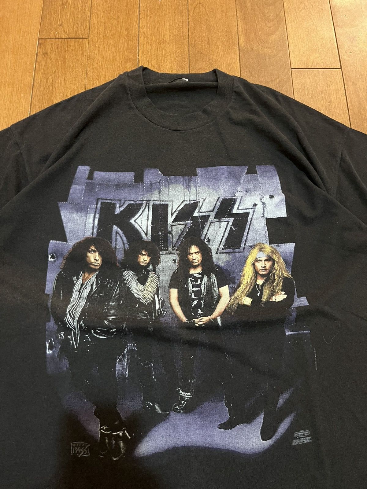 Vintage 80’s kiss single stitch t-shirt