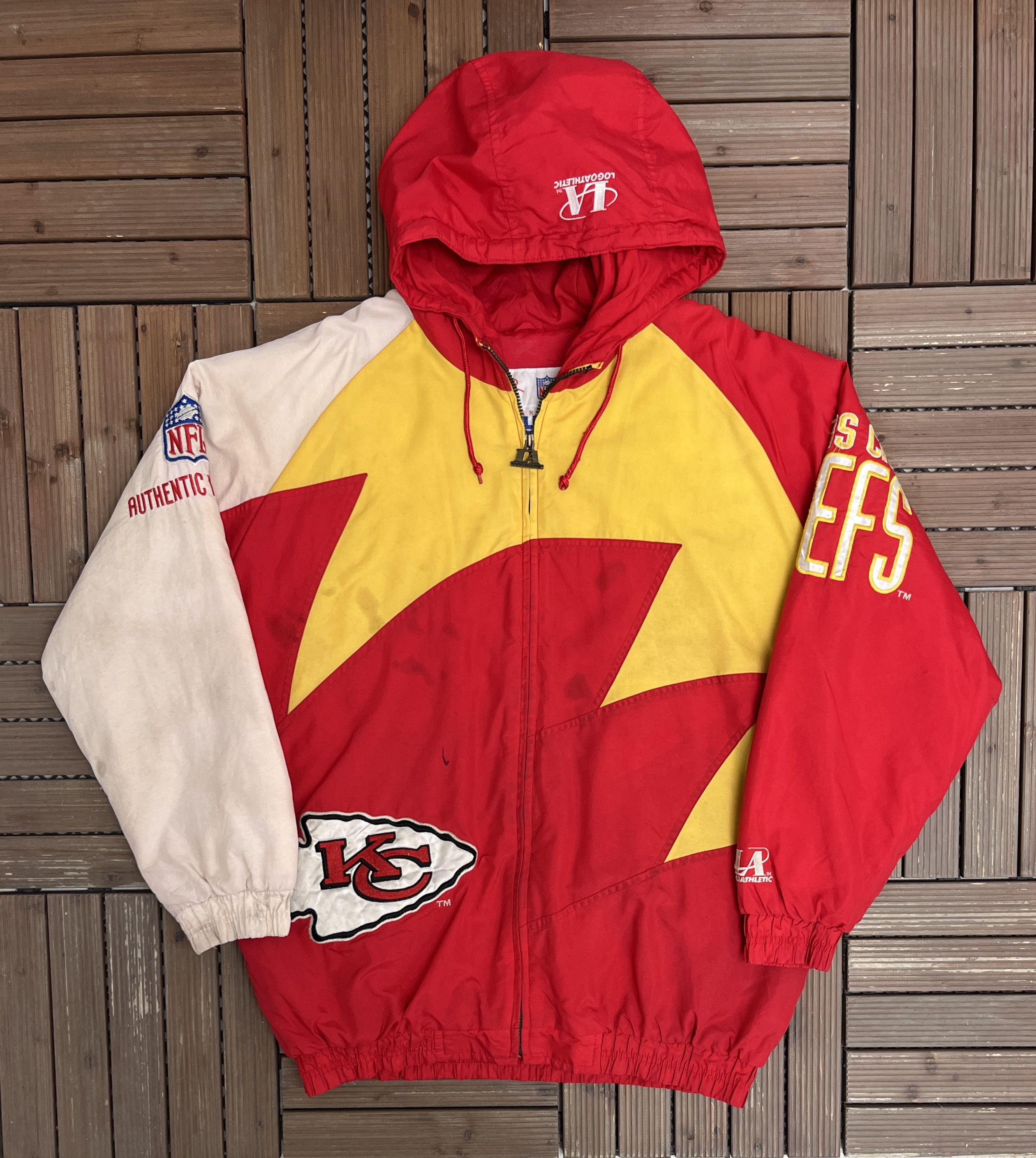 Kansas City Chiefs Vintage Sharktooth Puffer Jacket