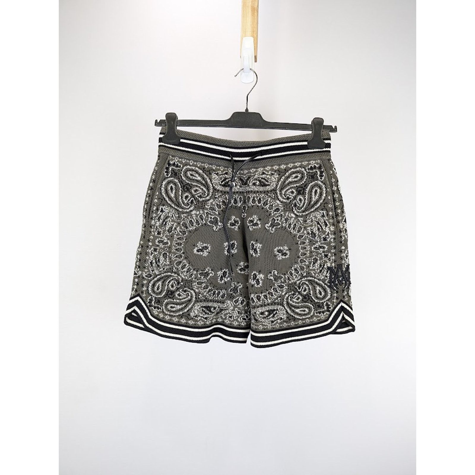 Amiri o1rshd1 Bandana Shorts in Green Size US 32 / EU 48 - 1 Thumbnail