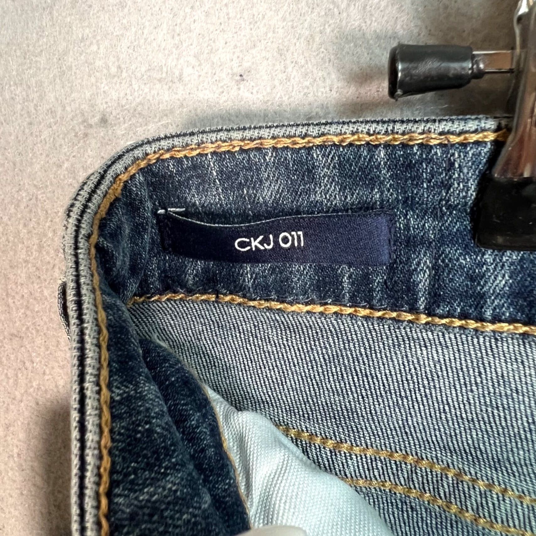 Calvin Klein VINTAGE Calvin Klein Jeans Womens 8 / 30 Slim Skinny Denim Pants Mid Rise Blue Cotton Blend 28.5 Inseam Womens Size 30" / US 8 / IT 44 - 4 Thumbnail