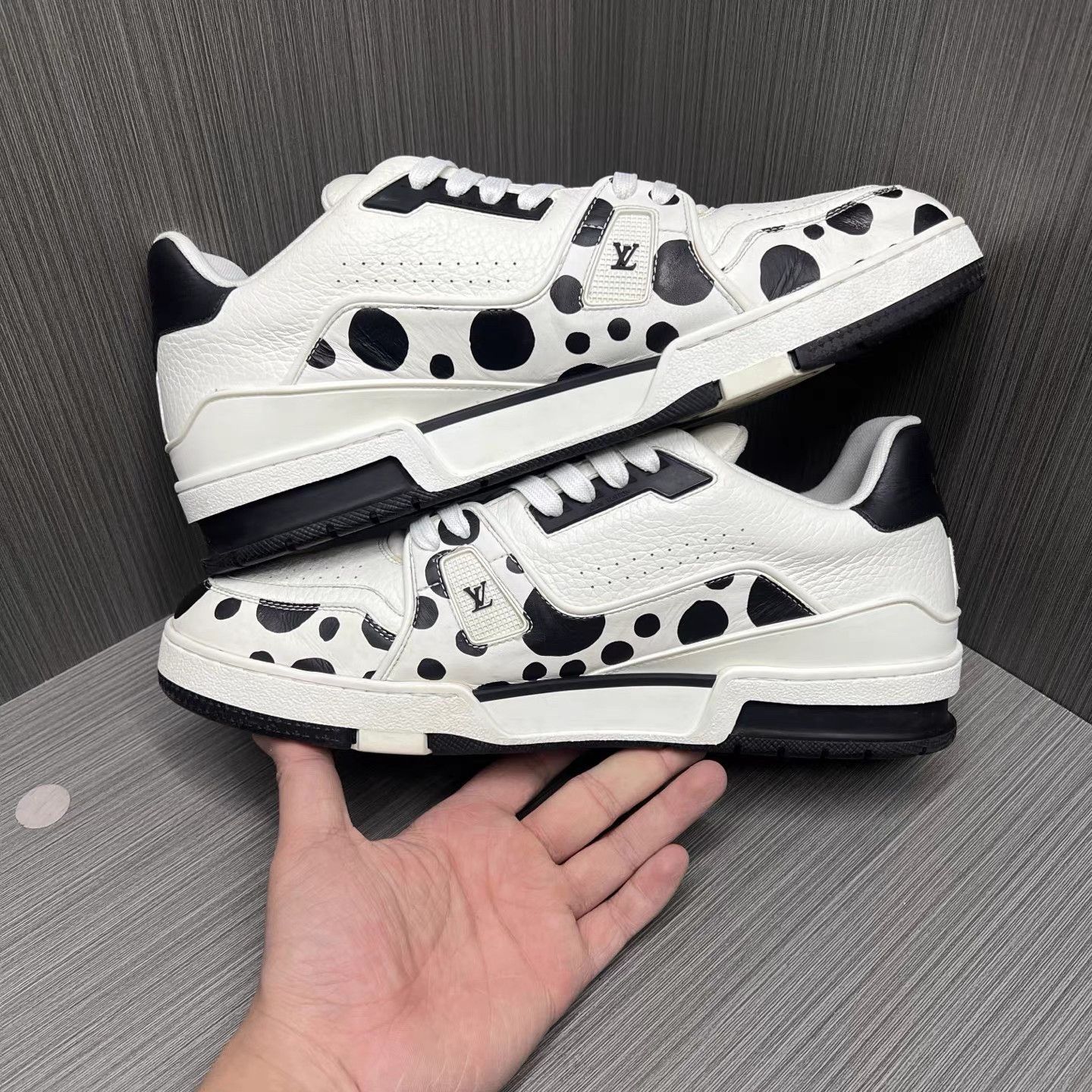 Louis Vuitton Louis Vuitton Trainer Kusama Black White Dots K15 Size US 10 / EU 43 - 4 Thumbnail