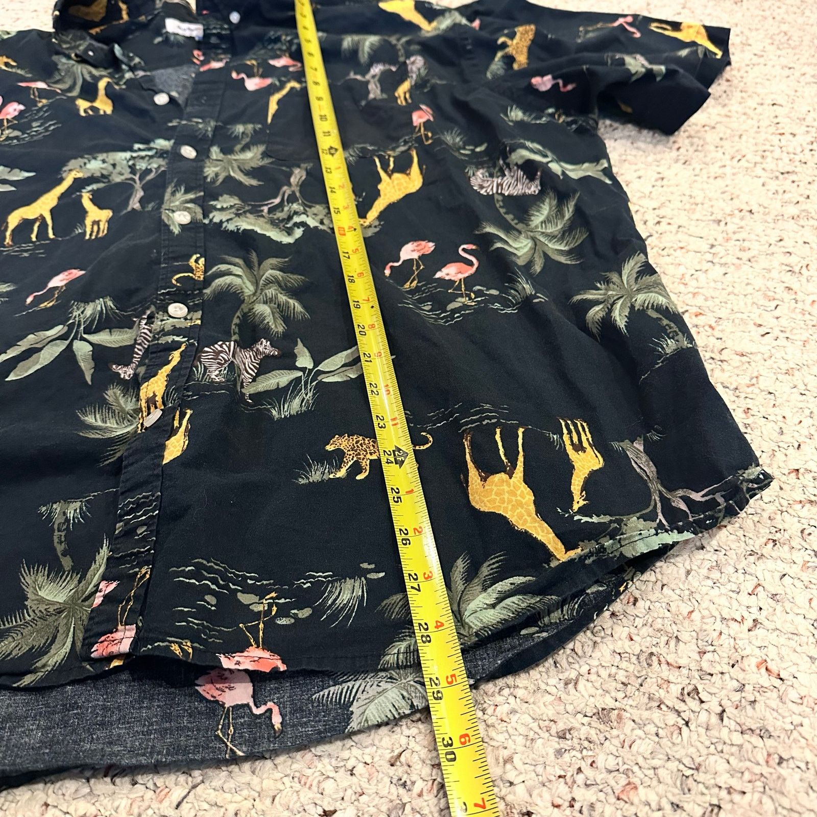 Old Navy Old Navy XXXL Safari Print Button Down Shirt Short Sleeve Size US XXL / EU 58 / 5 - 3 Thumbnail