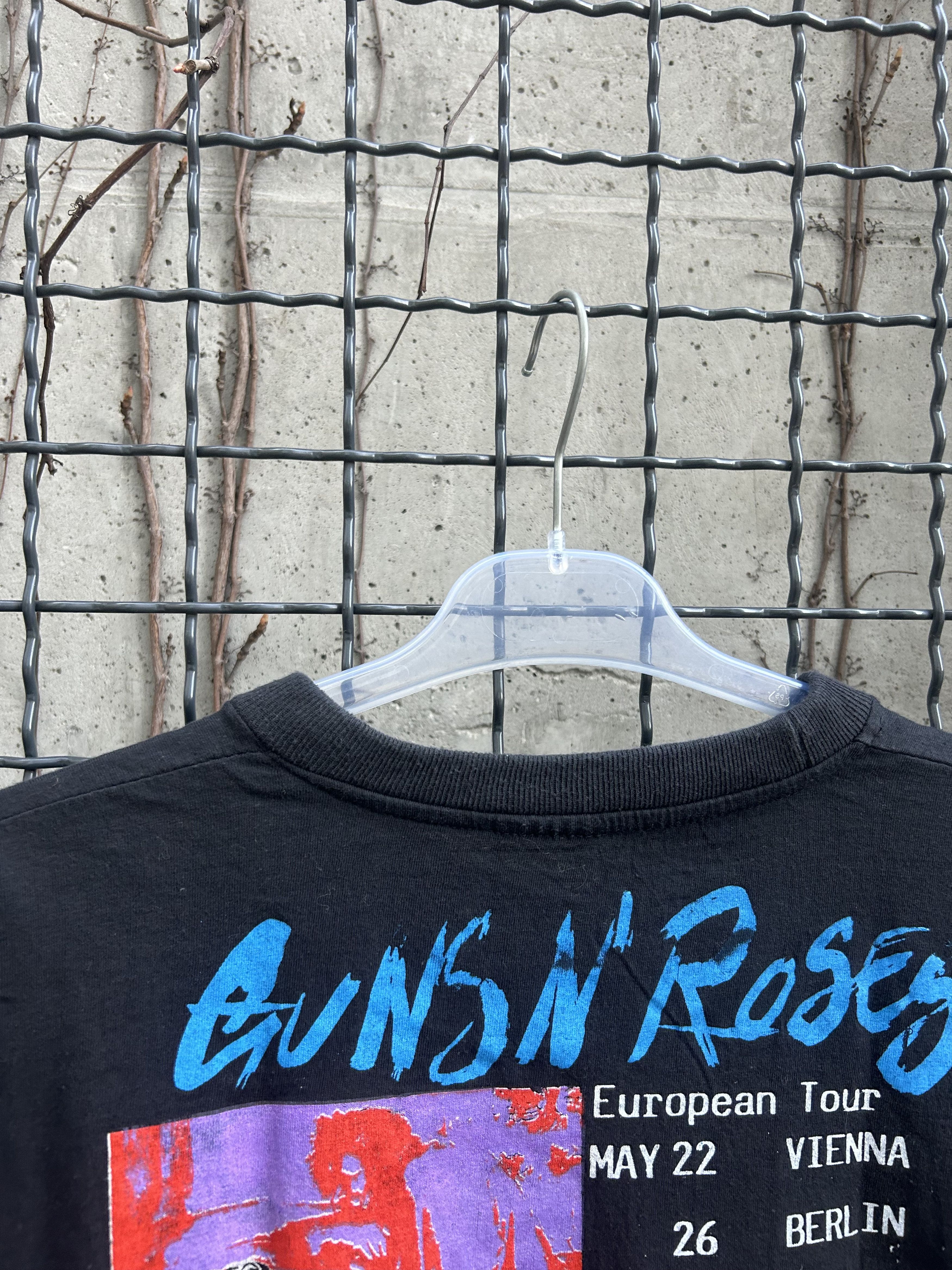 Band Tees Vintage 1992 Guns N Roses 1992 Rock Band Tour T-shirt Size US L / EU 52-54 / 3 - 10 Thumbnail
