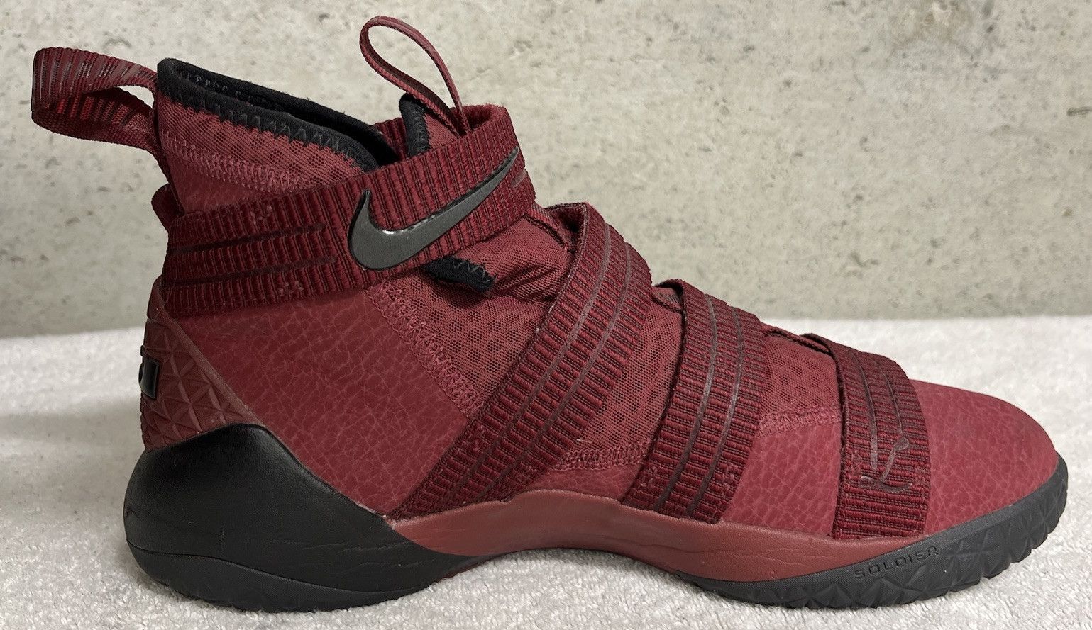 Nike 2017 Nike LeBron Soldier (11)XI SFG Basketball Shoes Size 11 Size US 11 / EU 44 - 3 Thumbnail