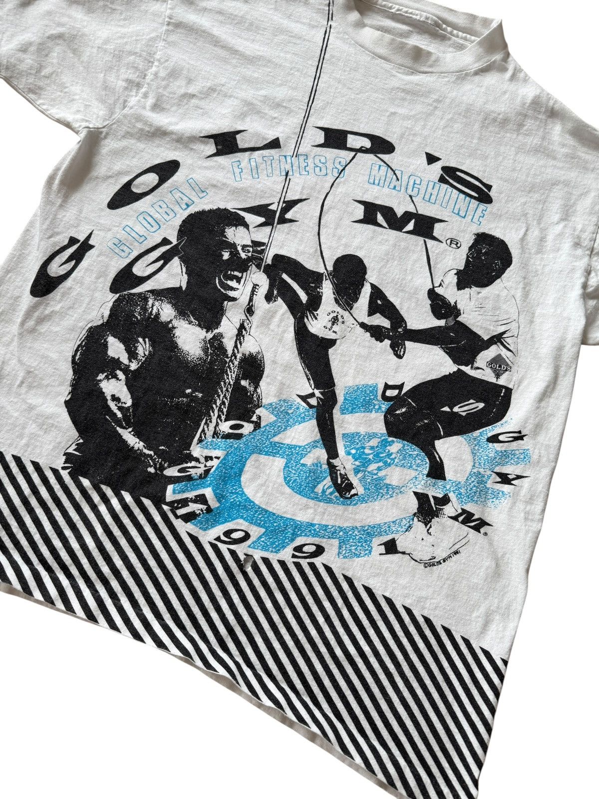 Vintage *RARE* 1991 90s VINTAGE GOLD’S GYM FITNESS AOP T-SHIRT SPORT Size US L / EU 52-54 / 3 - 5 Thumbnail