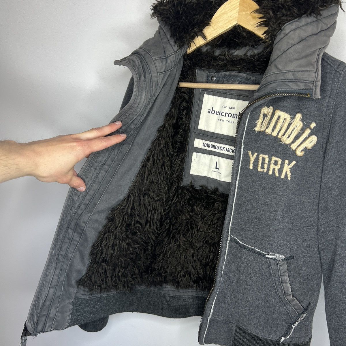 Abercrombie & Fitch × If Six Was Nine × Le Grande Bleu (L.G.B.) ABERCROMBIE FAUX FUR ZIPPER HOODIE JAPANESE I6W9 LGB STYLE Size M / US 6-8 / IT 42-44 - 3 Thumbnail