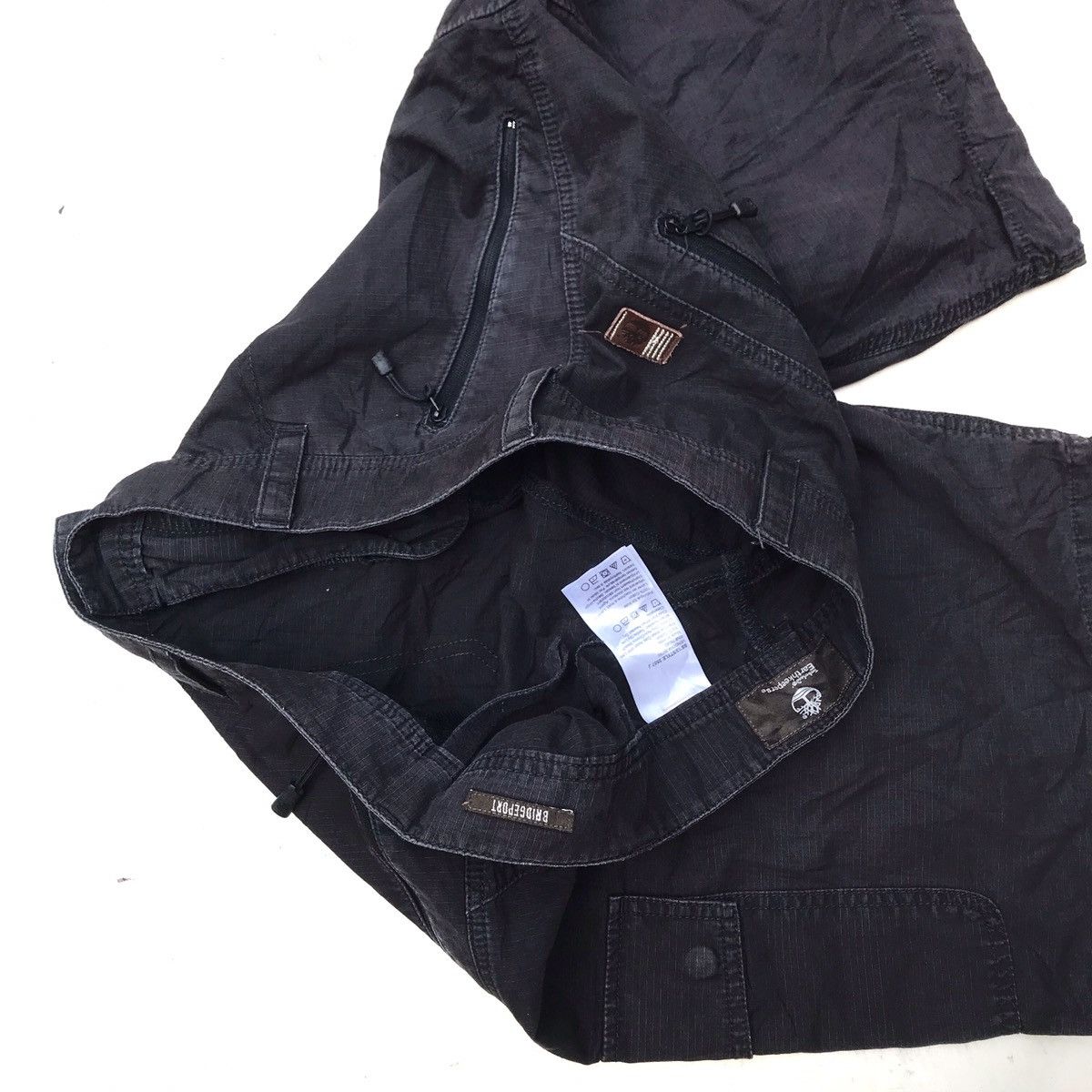 Timberland Timberland Black Cargo short pants Tactical Rip off pattern Size US 36 / EU 52 - 4 Thumbnail