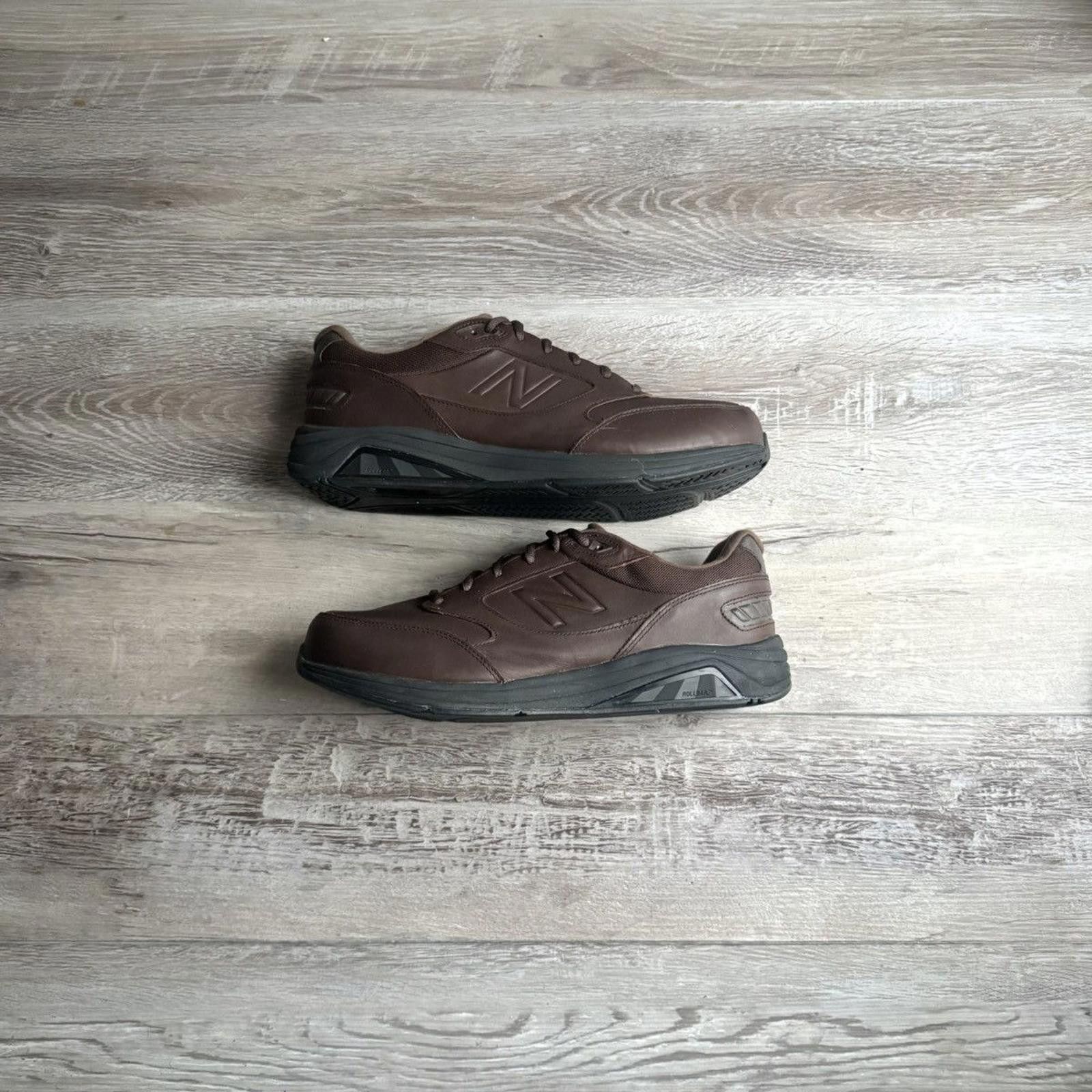 NEW BALANCE • VNTG 928v3 