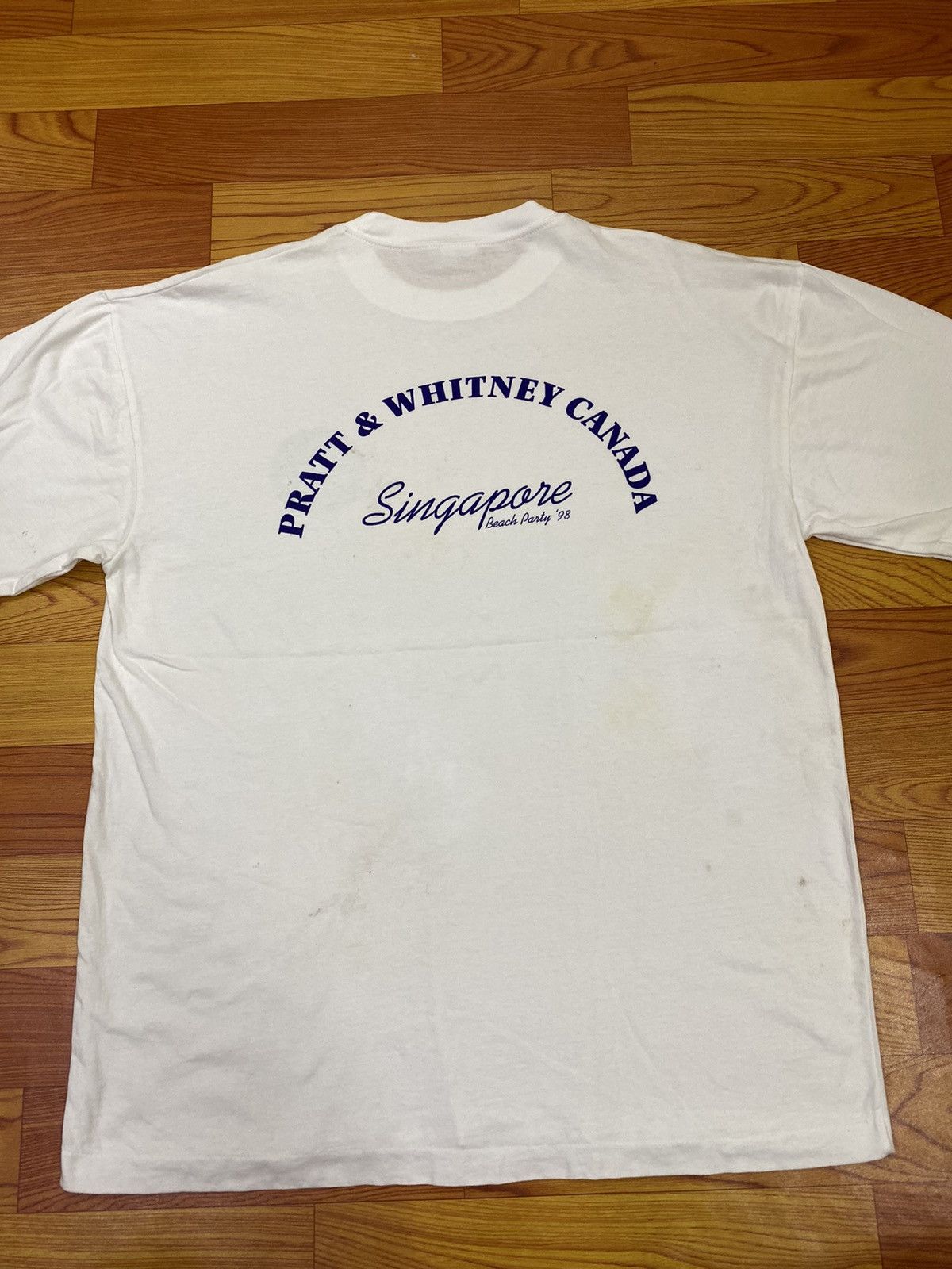 Vintage Vintage 90s Asian Pratt & Whitney Canada Tee Size US L / EU 52-54 / 3 - 10 Thumbnail