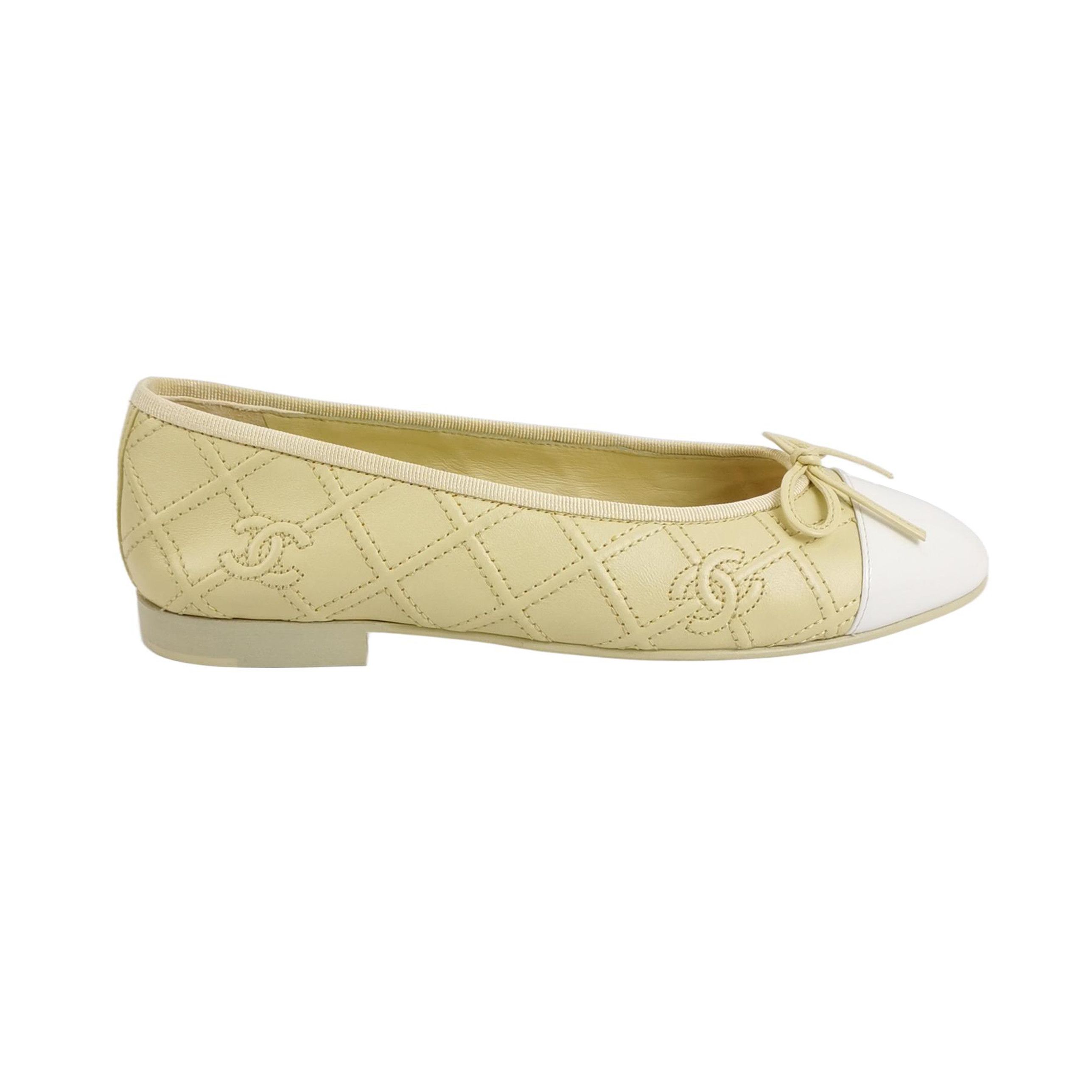 Chanel Chanel Women 6 Flats Size US 6 / IT 36 - 1 Thumbnail