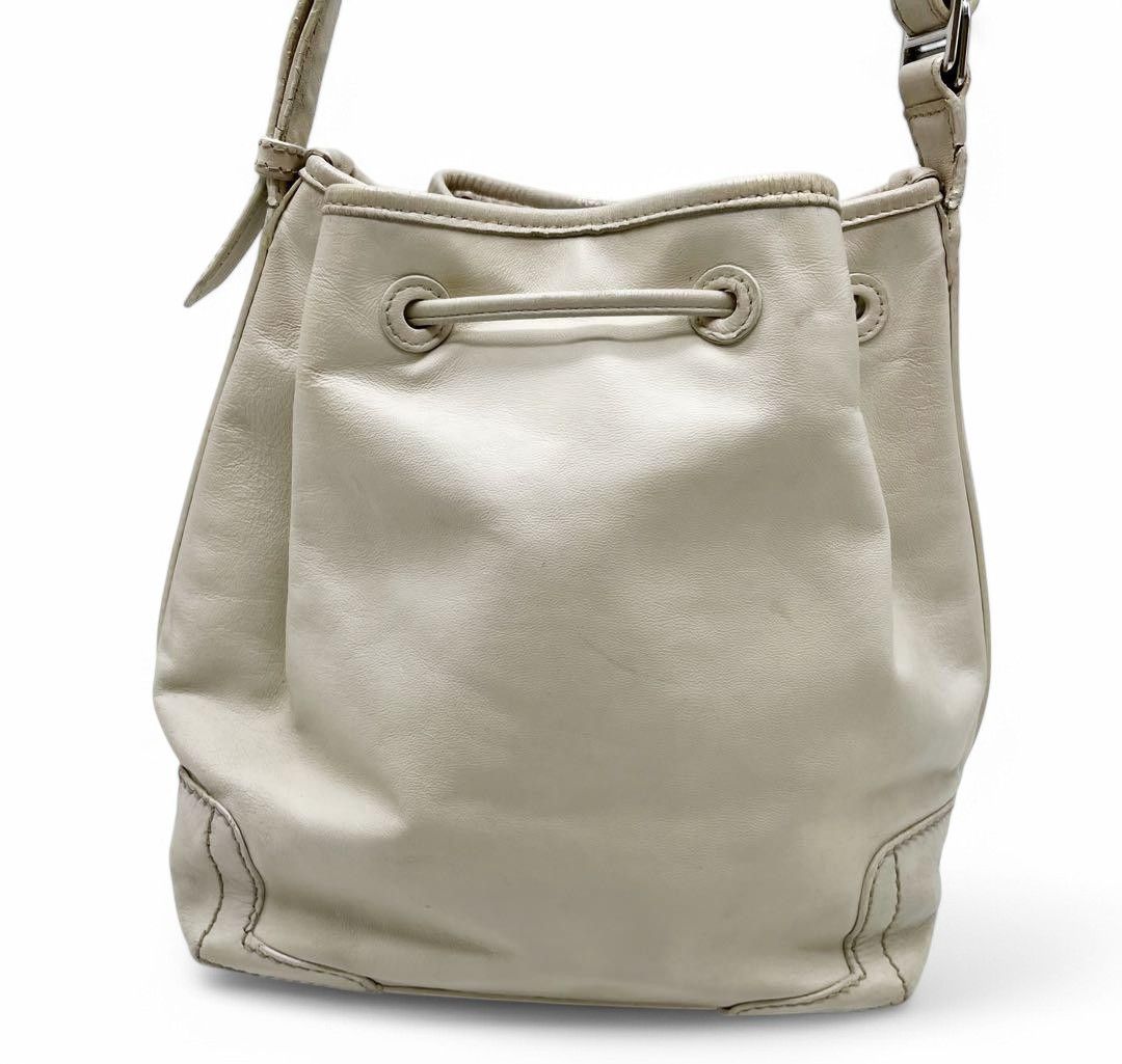Balenciaga Balenciaga - Bucket Punching Shoulder Bag Drawstring White Size ONE SIZE - 11 Thumbnail