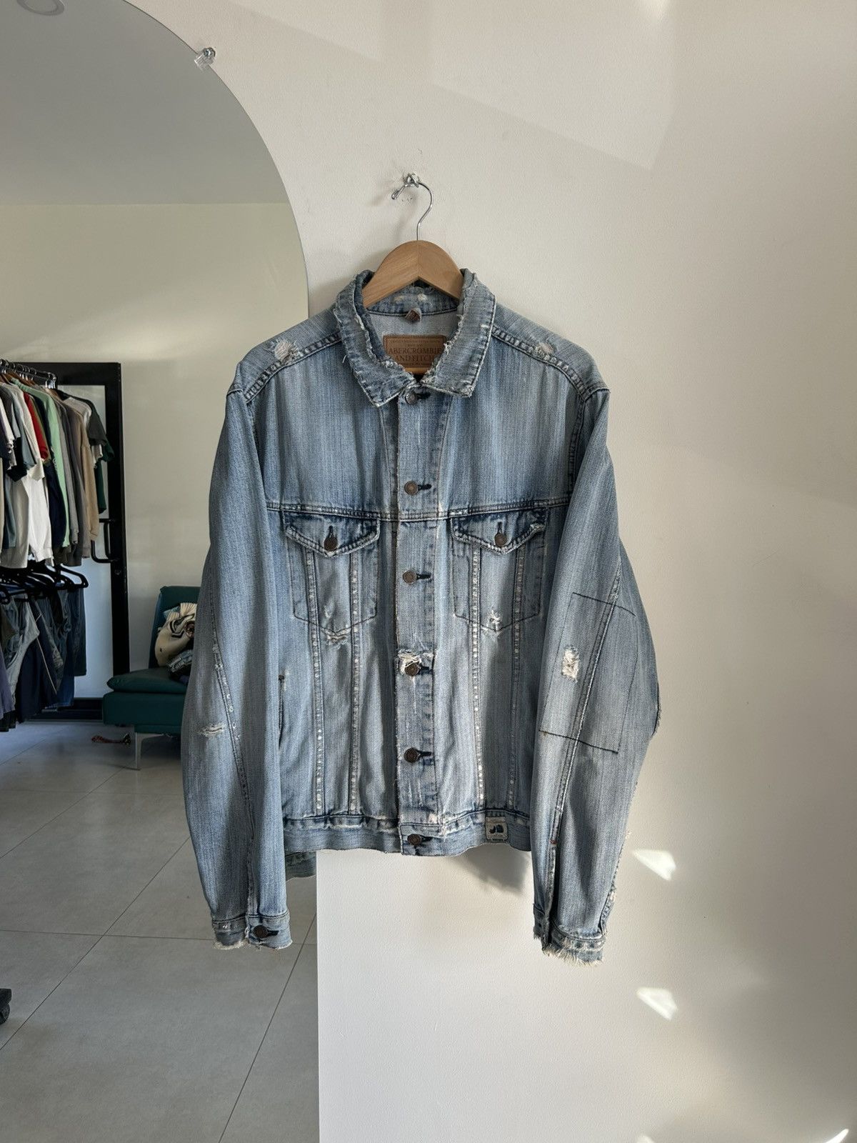Abercrombie & Fitch Abercrombie Denim Jacket Trashed Size US L / EU 52-54 / 3 - 1 Thumbnail