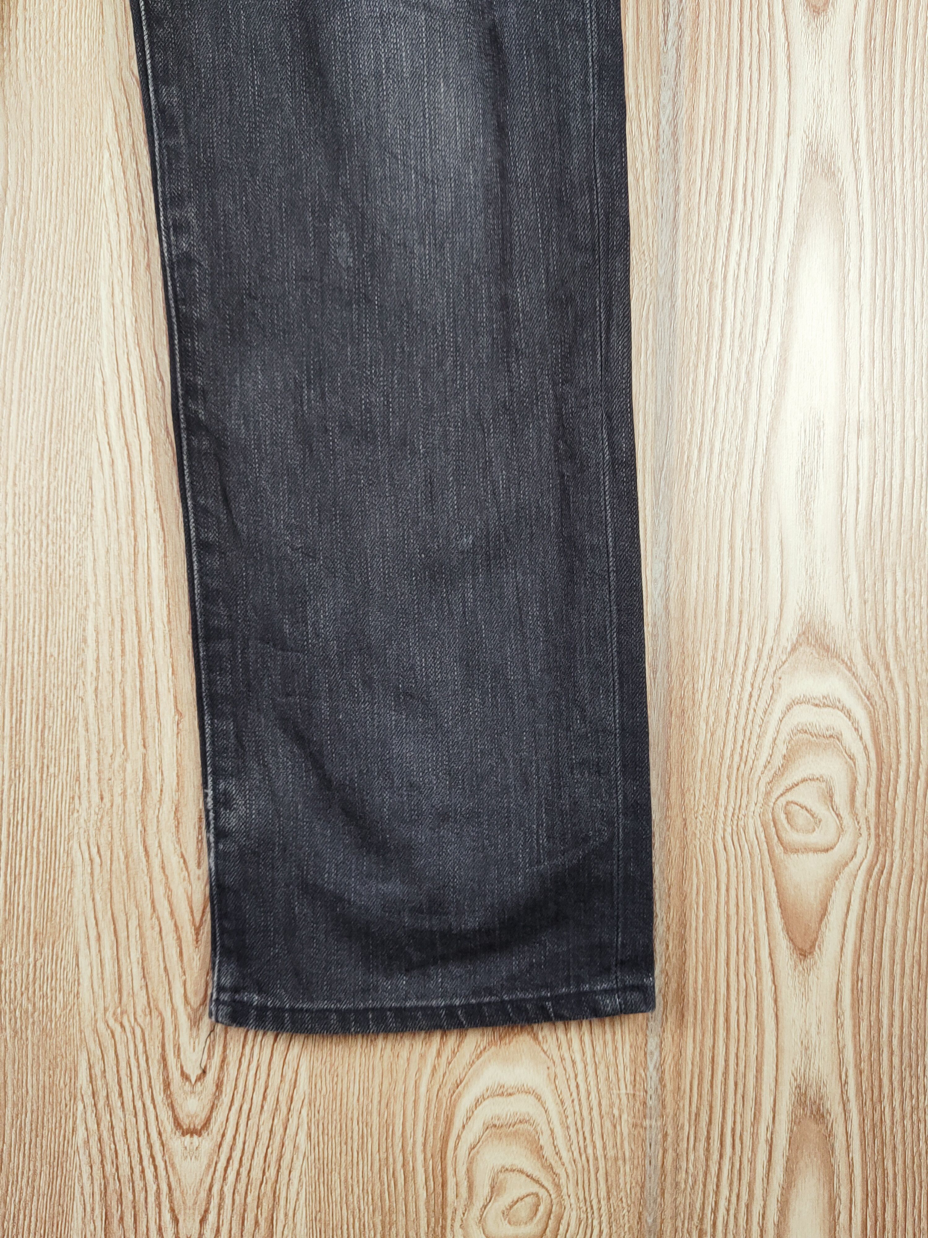 Japanese Brand Uniqlo Black Distressed Ripped Jeans #2685 Size US 31 - 6 Thumbnail