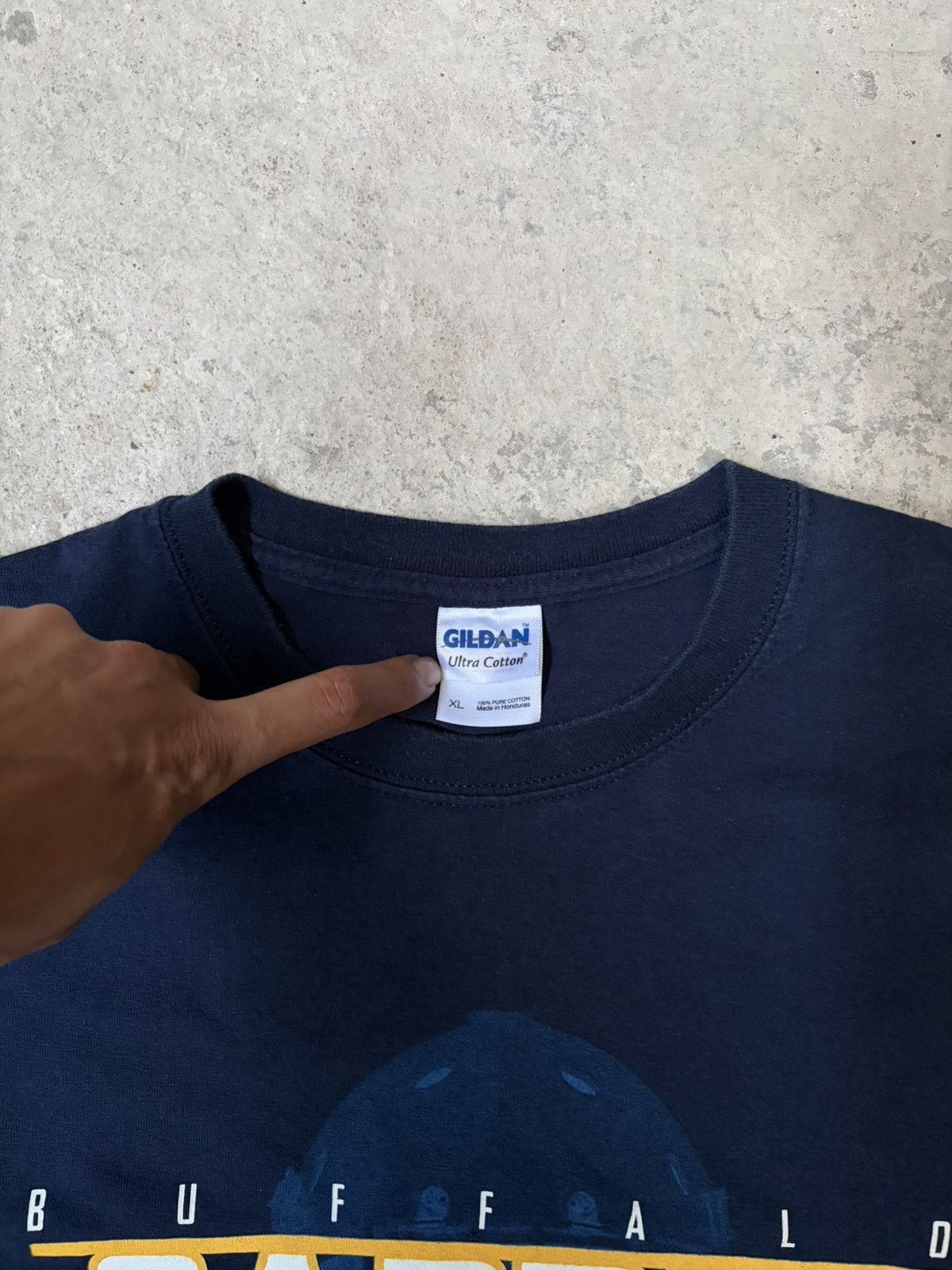 Gildan 2008 GILDAN Buffalo Sabres Hockey Blue Tshirt Size US XL / EU 56 / 4 - 3 Thumbnail