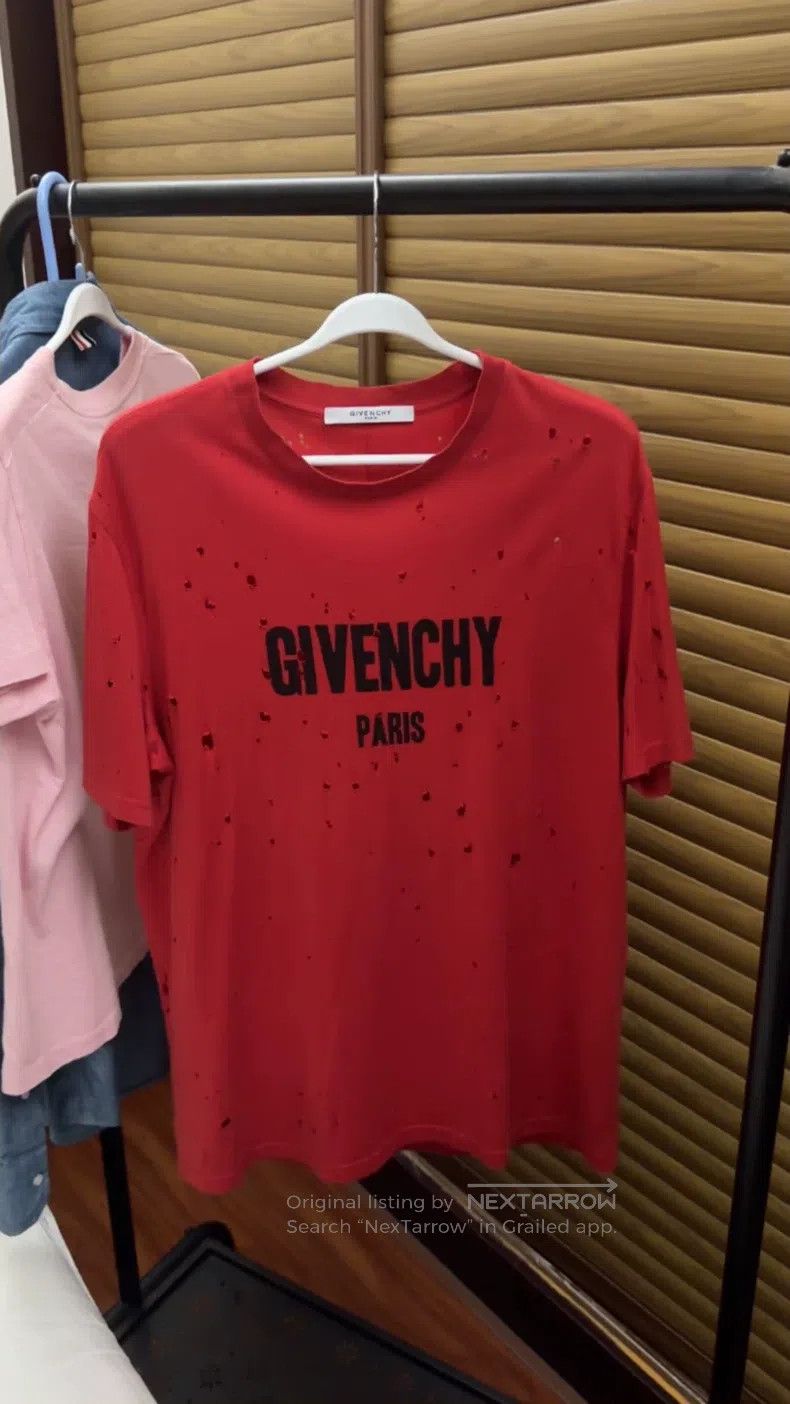 Givenchy Givenchy Red Small Hole Short Sleeve Size US M / EU 48-50 / 2 - 1 Thumbnail