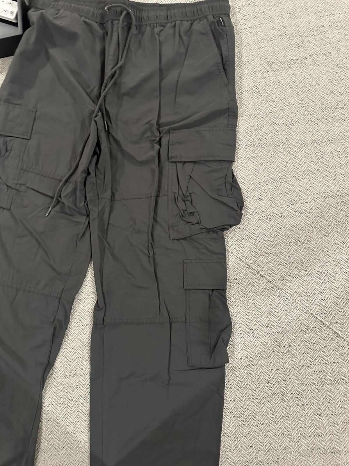 Pacsun GRAY ADJUSTABLE PACSUN CARGO JOGGERS Size US 36 / EU 52 - 3 Thumbnail