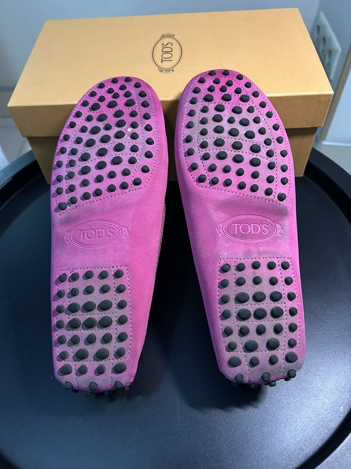 Tod's Tod’s pink suede rhinestone Gommino Loafers Size US 8 / IT 38 - 5 Thumbnail