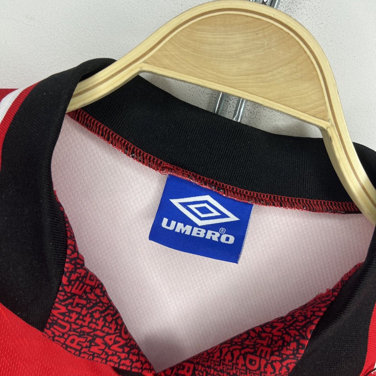 Umbro Manchester United Vintage New Soccer Jersey Size US M / EU 48-50 / 2 - 5 Thumbnail