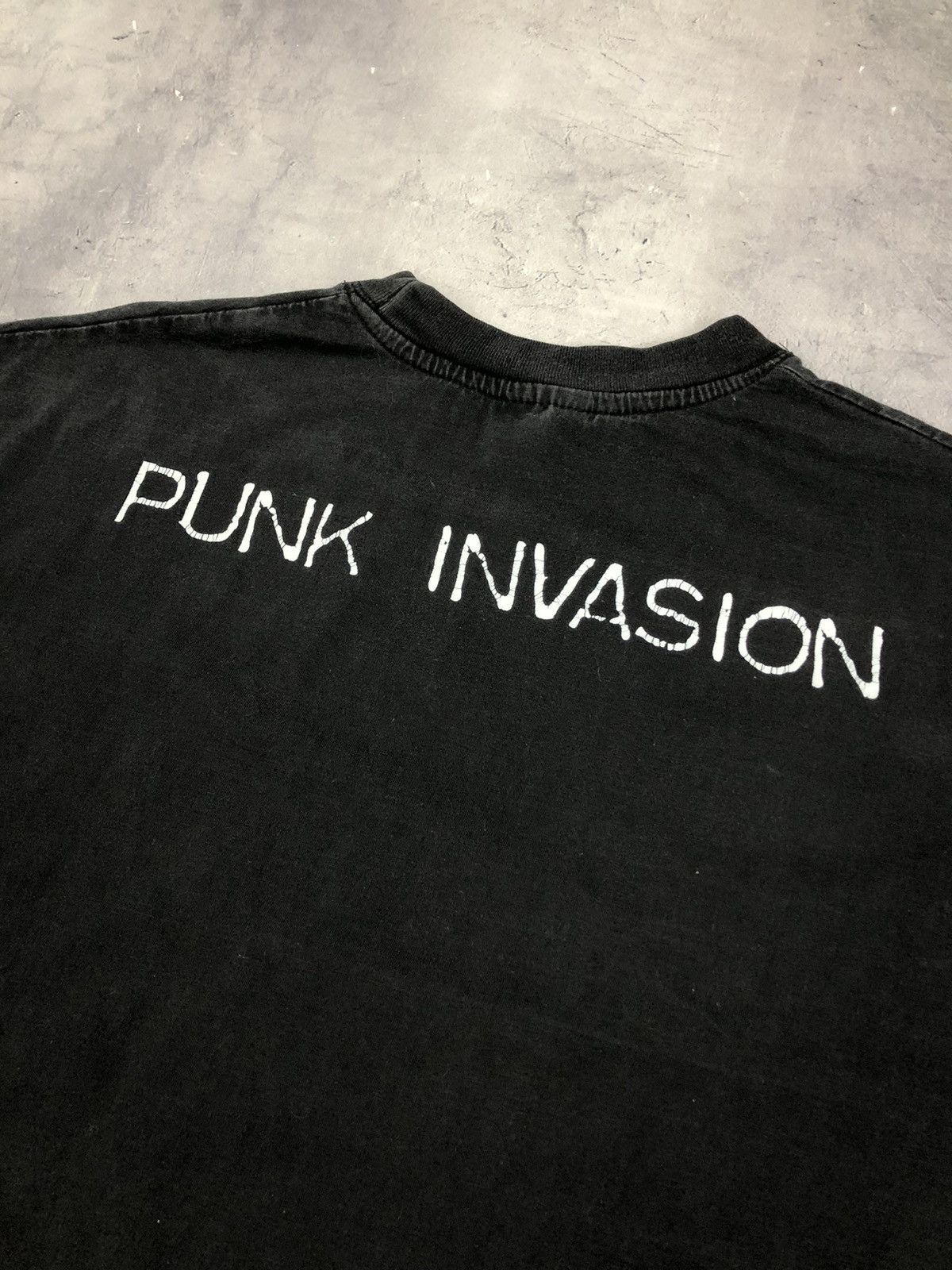 Band Tees × Vintage Vintage Total Chaos Punk Invasion 2002 T Shirt Size US XL / EU 56 / 4 - 7 Thumbnail