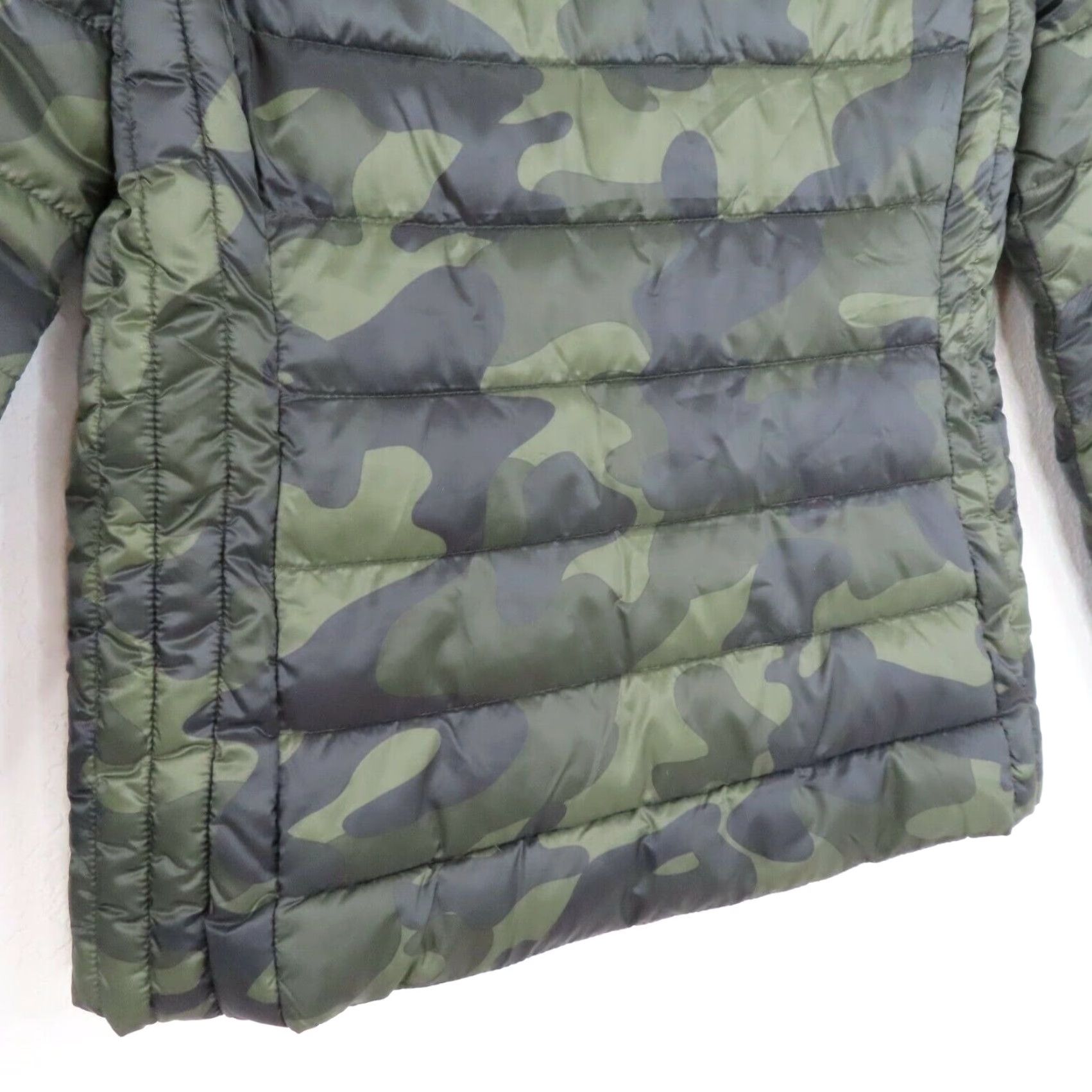 Guess GUESS Womens XS Puffer Jacket Camouflage Aden Logo Coat Shirt (Jacket) Body: Green (Camouflage) Regular Size XS Womens Size XS / US 0-2 / IT 36-38 - 6 Thumbnail