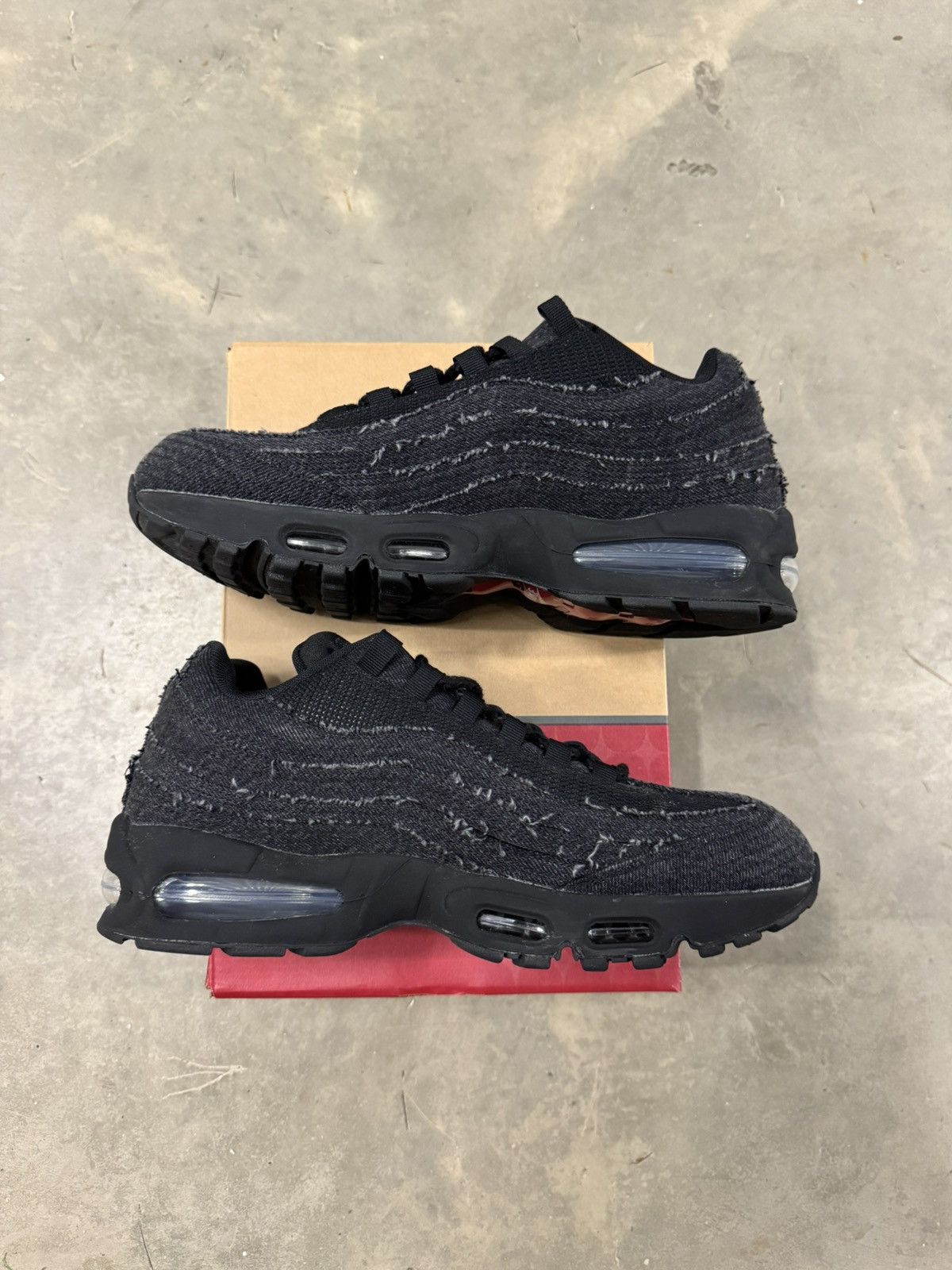 Levi's × Nike Nike Air Max 95 x Levi’s Black Size 11 Size US 11 / EU 44 - 3 Thumbnail
