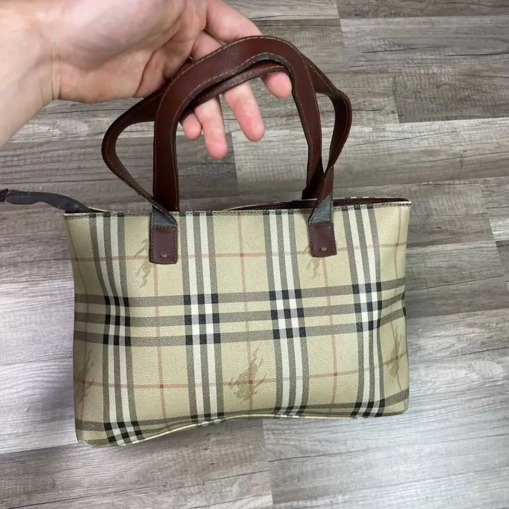 Burberry Burberry Full Pattern Handbag Measurements: 34x24x10cm Size ONE SIZE - 2 Thumbnail