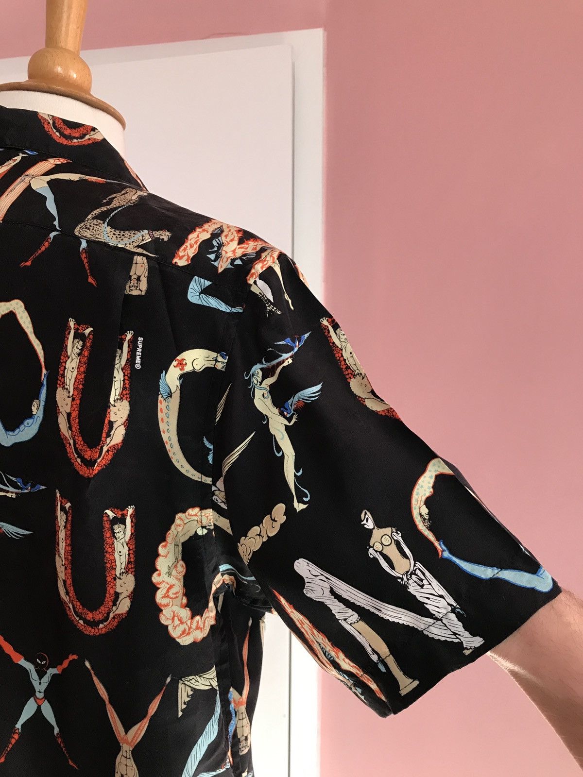 Supreme SS18 Supreme x Erté Art Déco Alphabet Silk Camp Collar Shirt Size US L / EU 52-54 / 3 - 5 Thumbnail