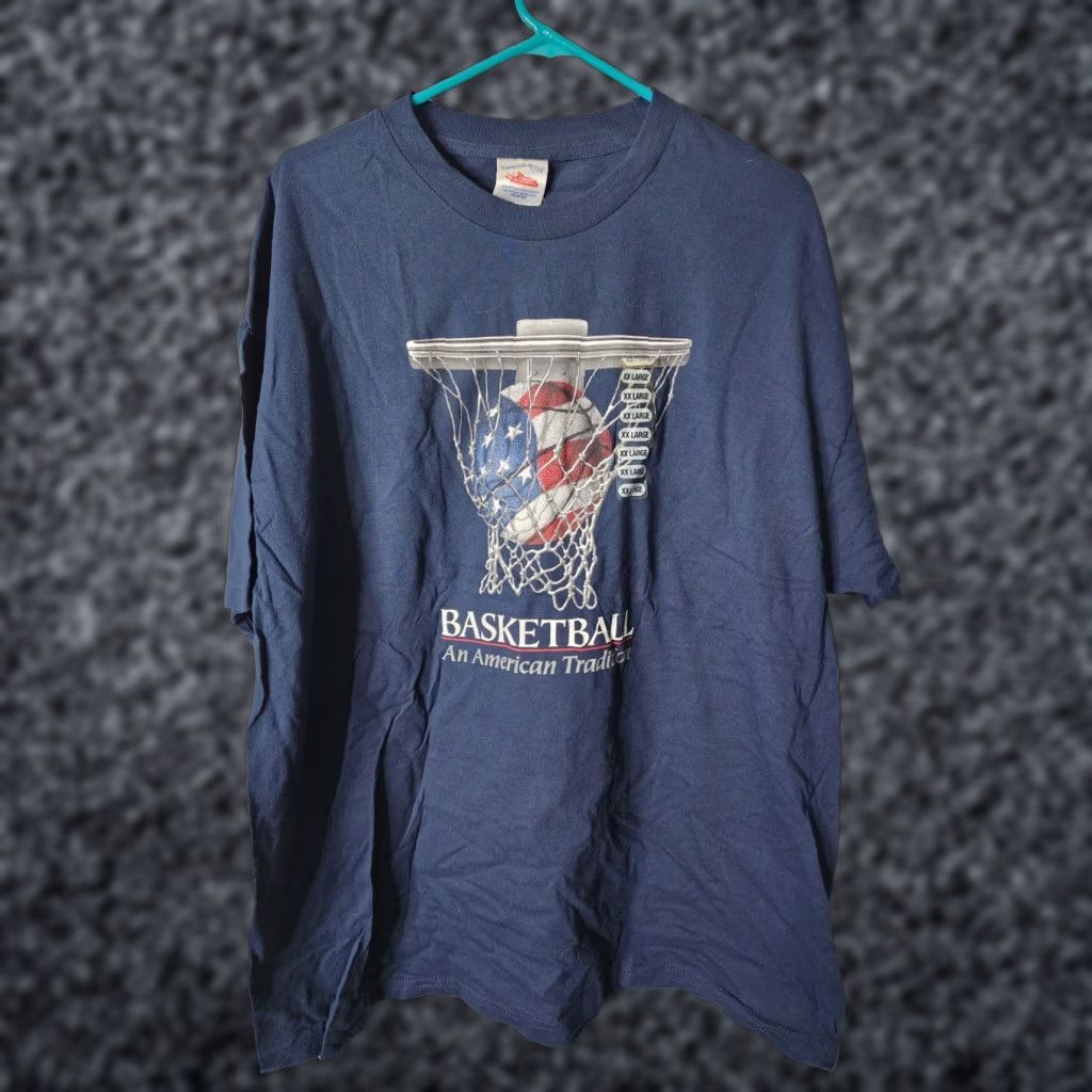 Vintage VINTAGE Tennessee River American Flag Pride Basketball T-Shirt Mens 2XL Blue Graphic Print Classic Short Sleeve Crew Neck Shirt Size US XXL / EU 58 / 5 - 1 Thumbnail