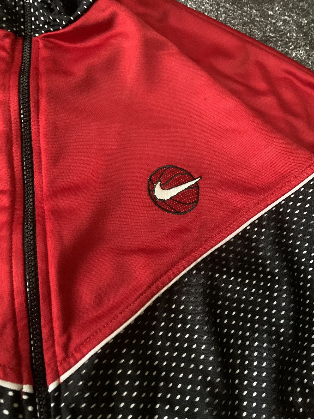 Nike Vintage Nike Basketball Track Top Zip Jacket Size US XL / EU 56 / 4 - 4 Thumbnail