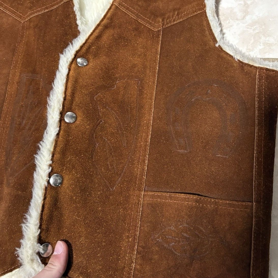 Vintage Vintage 1970s Sherpa Lined Leather Vest Pyrography Graphic Size US M / EU 48-50 / 2 - 4 Thumbnail