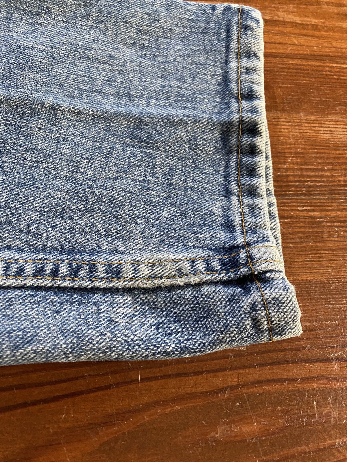 Levi's Vintage 1993 Levi’s 550 Relaxed Fit Blue Denim Jean 35x30 Size US 35 - 23 Thumbnail