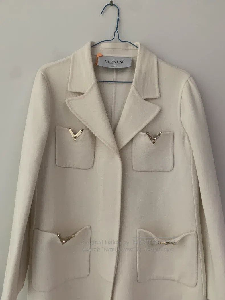 Valentino Valentino Off-white coat Size M / US 6-8 / IT 42-44 - 2 Thumbnail